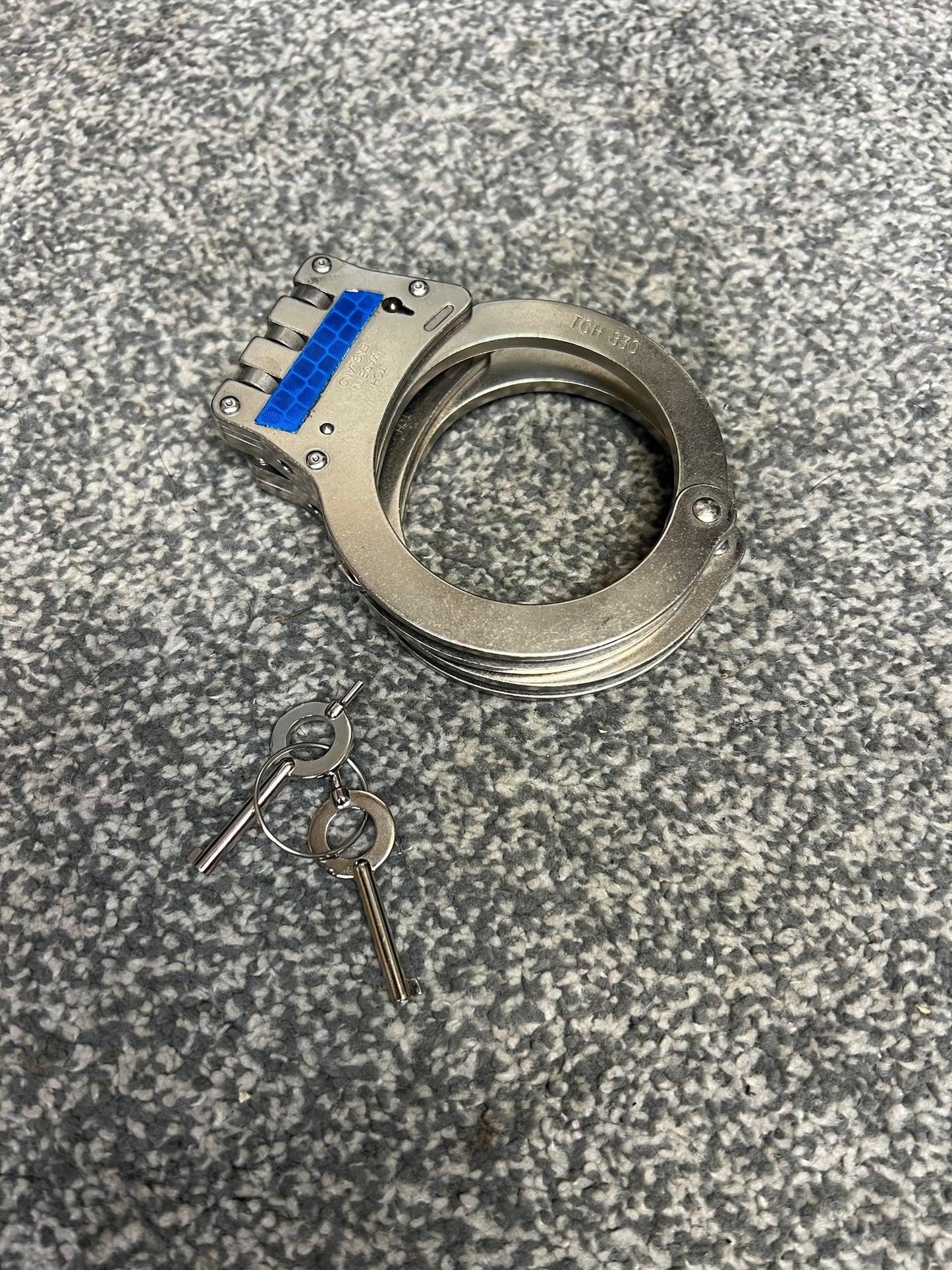 Ex Police Folding Handcuffs Genuine With 2x Keys Collectible Memorabilia Restraint