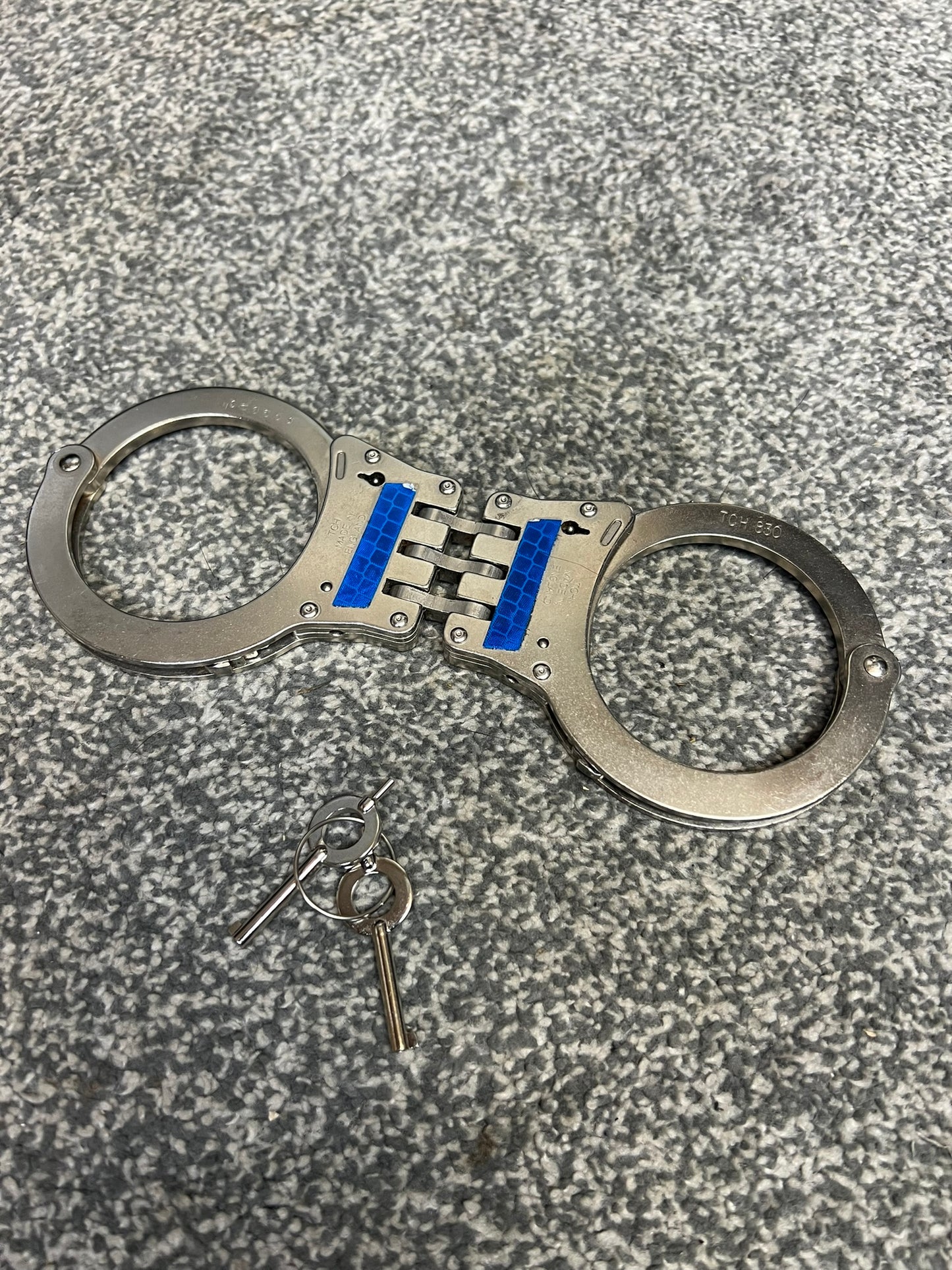 Ex Police Folding Handcuffs Genuine With 2x Keys Collectible Memorabilia Restraint