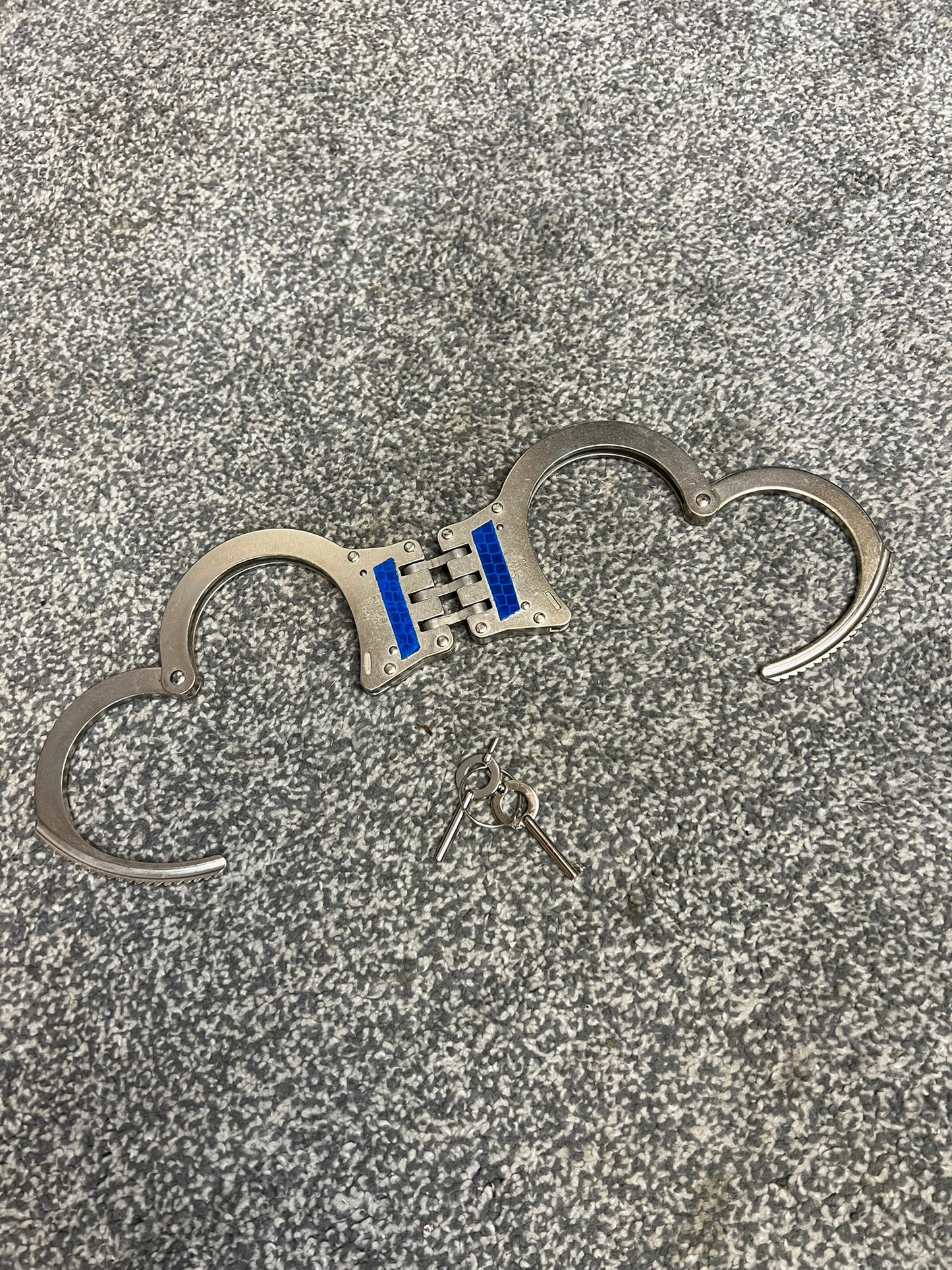 Ex Police Folding Handcuffs Genuine With 2x Keys Collectible Memorabilia Restraint