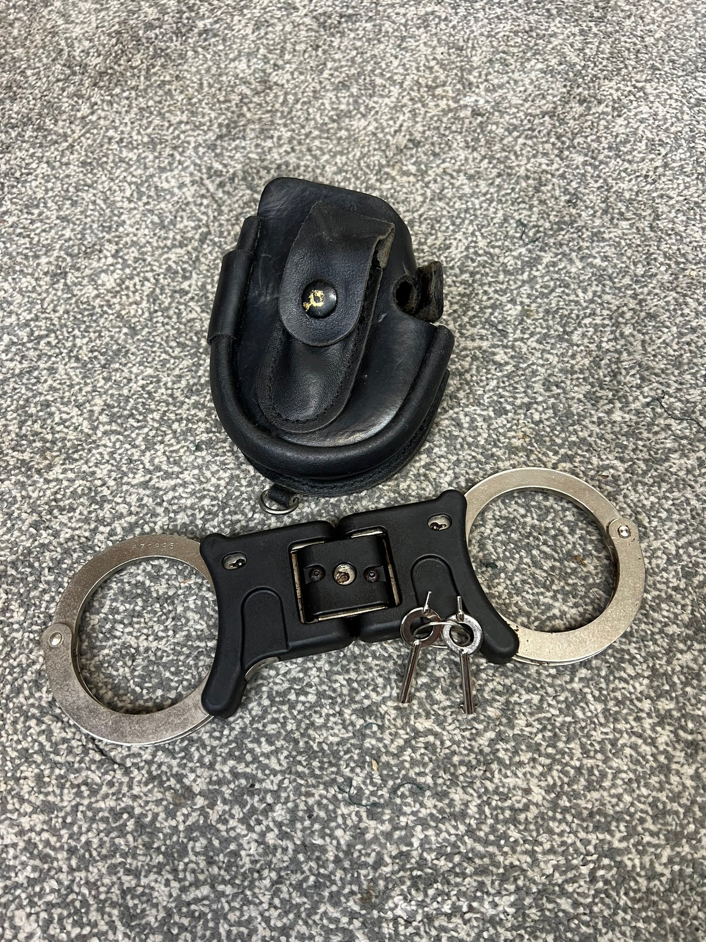 Ex Police Genuine Hiatt Folding Hinged Handcuffs 2x Keys & Pouch Security Collectible Memorabilia Restraint