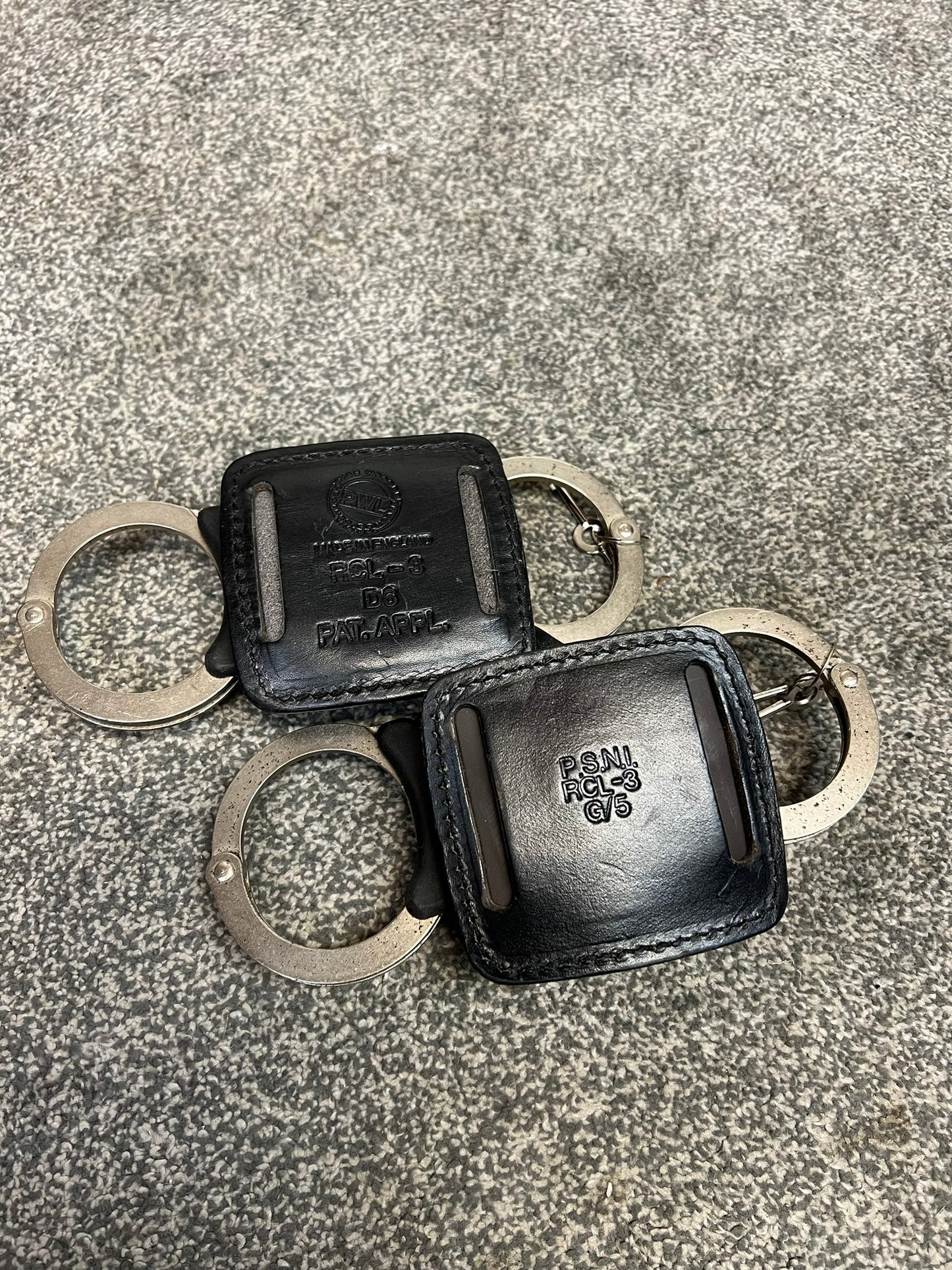 Ex Police Genuine Hiatt Handcuffs 2x Keys & Pouch Security Collectible Memorabilia Restraint