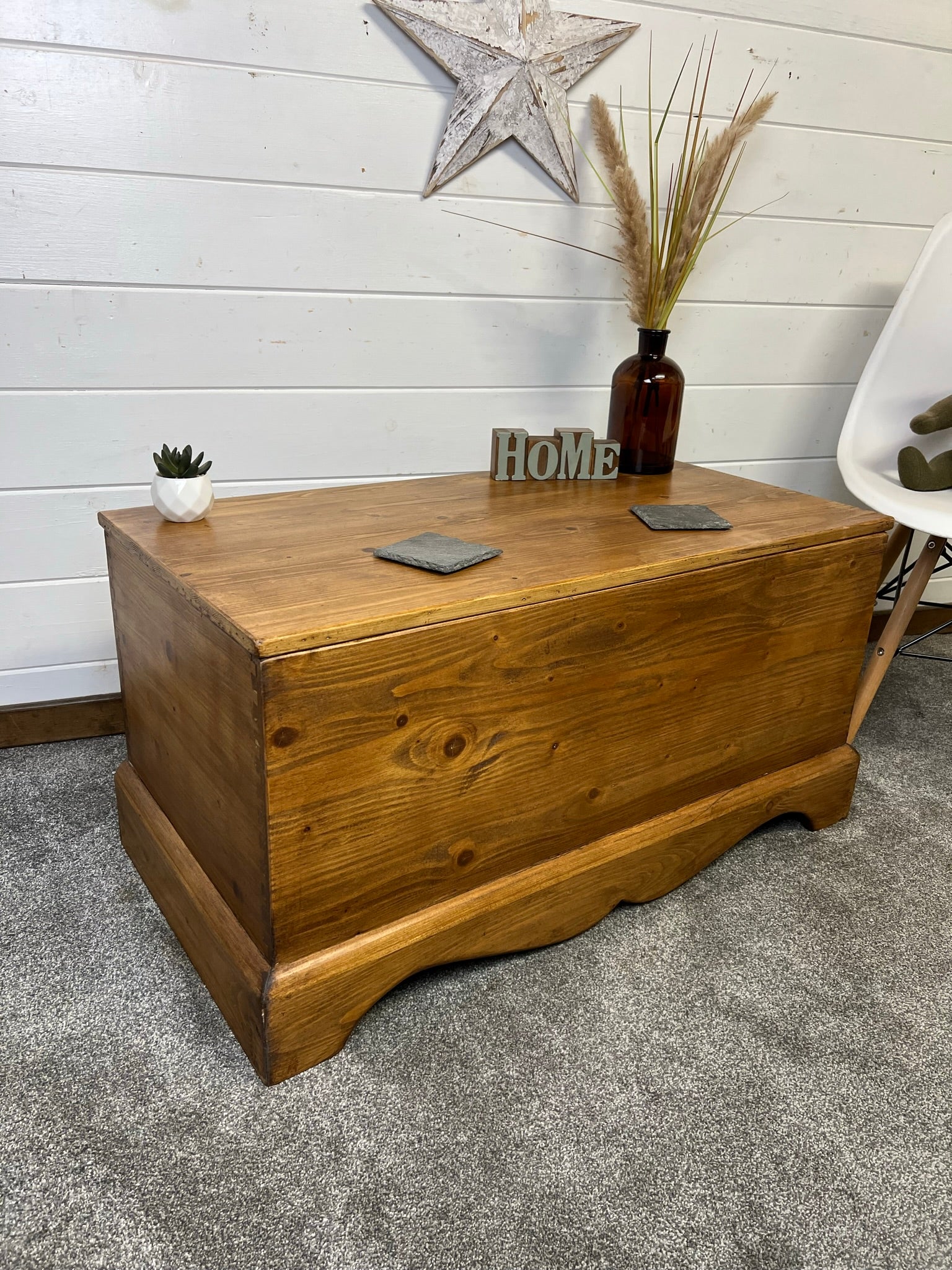 Blanket chest deals coffee table