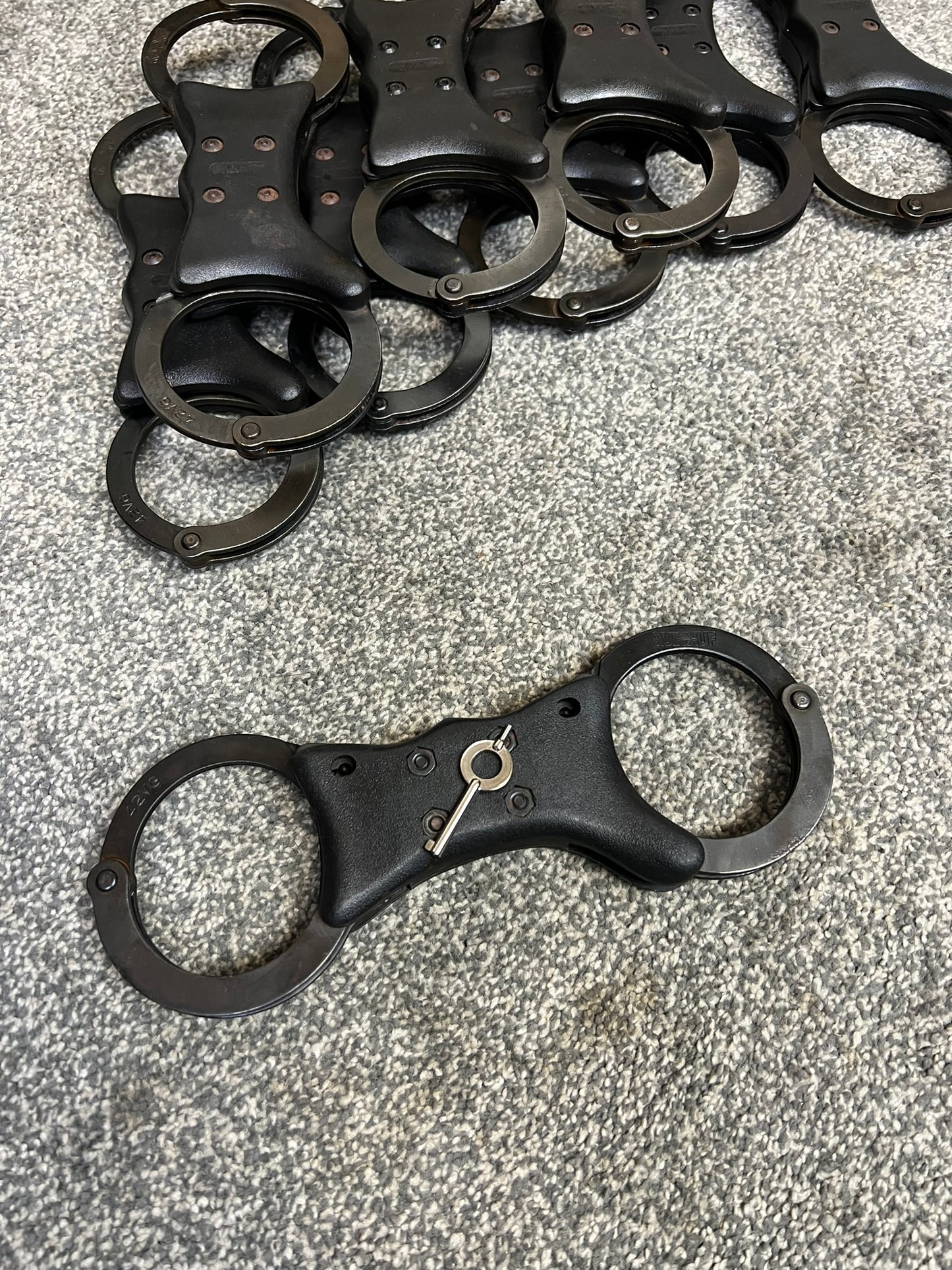 Ex Police Black Handcuffs Genuine With Key Security Collectible Memorabilia Restraint