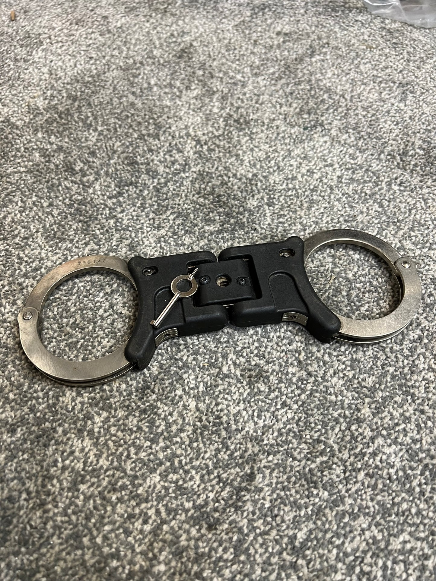 Ex Police Genuine Hiatt Folding Hinged Handcuffs & Key Security Collectible Memorabilia Restraint