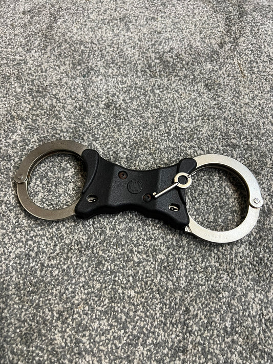 Ex Police Hiatt Handcuffs Genuine With Key Security Collectible Memorabilia Restraint