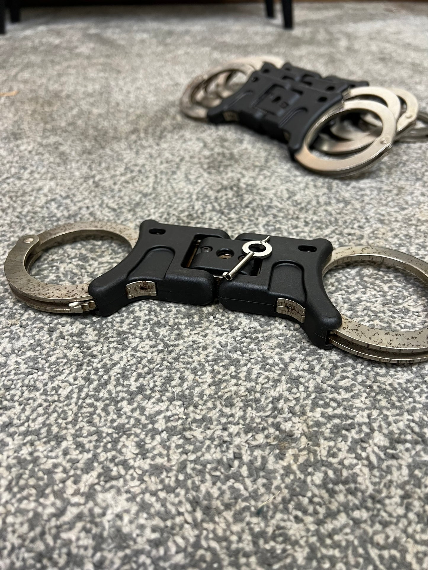 Ex Police Genuine Hiatt Folding Hinged Handcuffs & Key Security Collectible Memorabilia G2