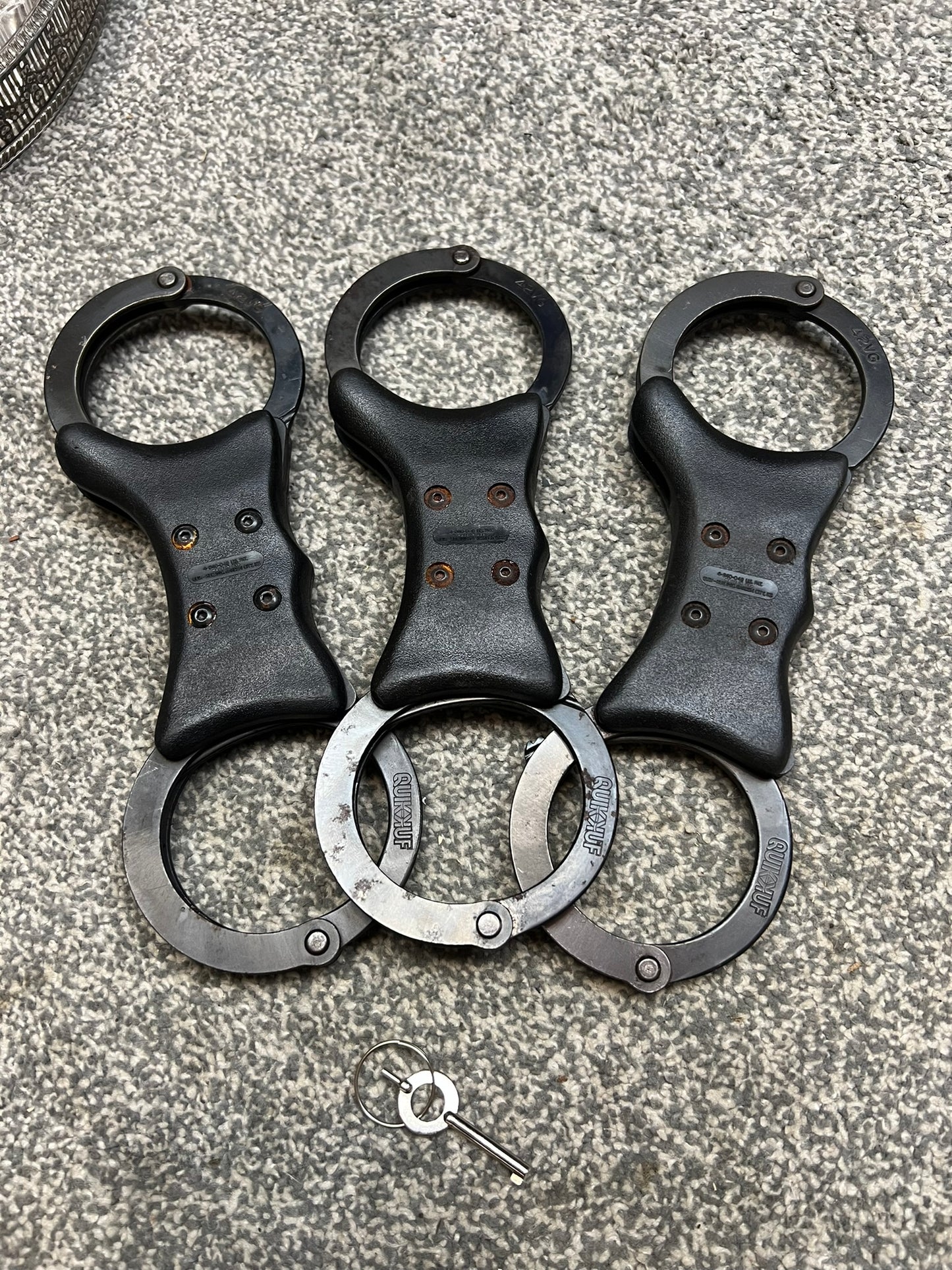 Vintage Police Black Handcuffs Genuine With Key Security Collectible Memorabilia Restraint