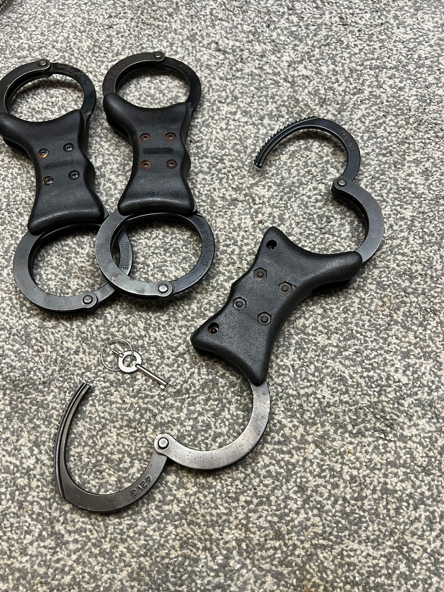 Vintage Police Black Handcuffs Genuine With Key Security Collectible Memorabilia Restraint