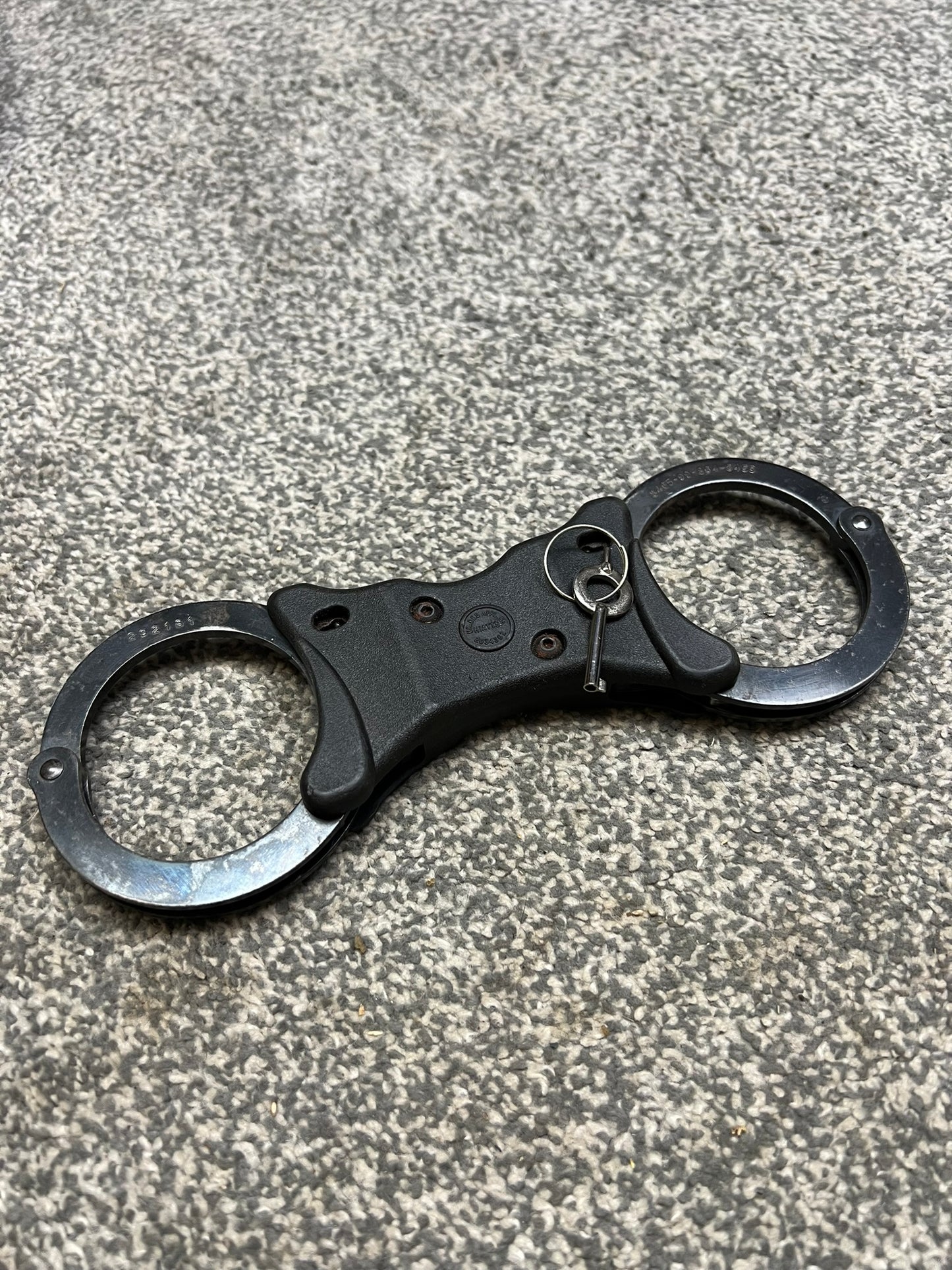 Rare Military Police Black Handcuffs Genuine Hiatt Cuffs With Key NSN Collectible Memorabilia