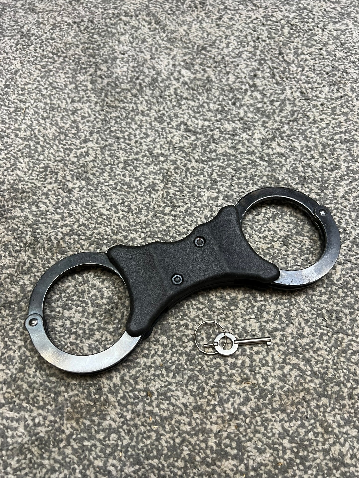 Rare Military Police Black Handcuffs Genuine Hiatt Cuffs With Key NSN Collectible Memorabilia