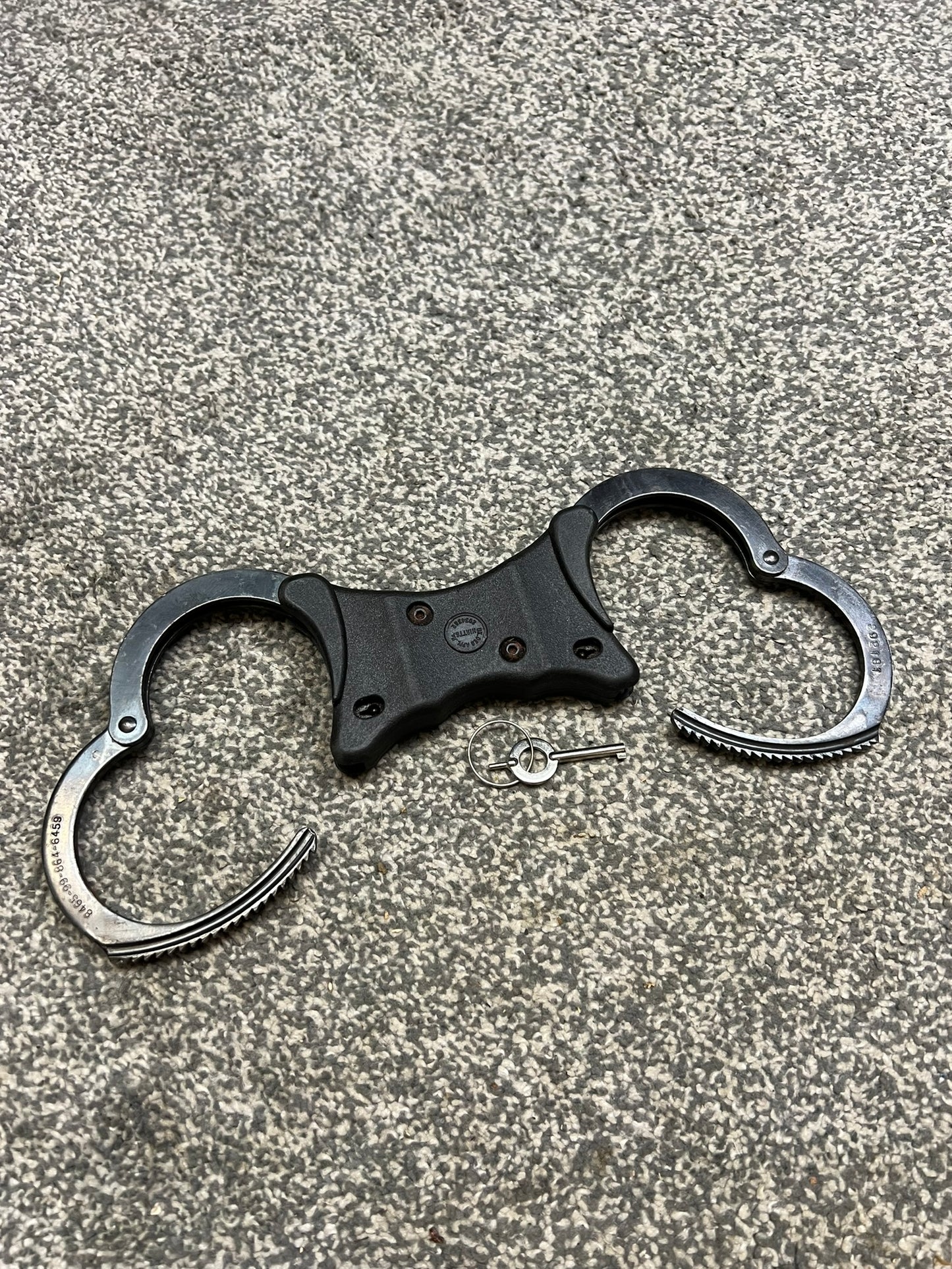 Rare Military Police Black Handcuffs Genuine Hiatt Cuffs With Key NSN Collectible Memorabilia