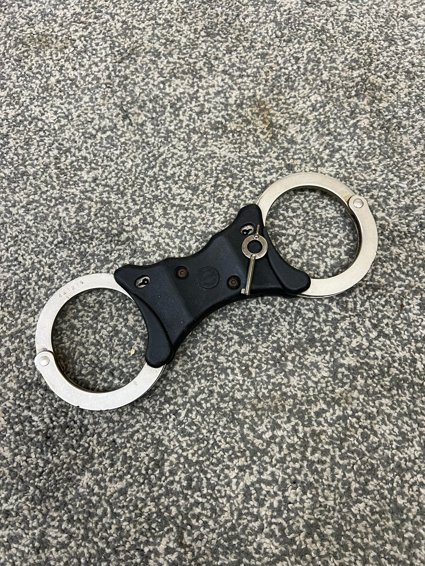 Police Hiatt Handcuffs Genuine Cuffs With Key Security Collectible Memorabilia Restraint