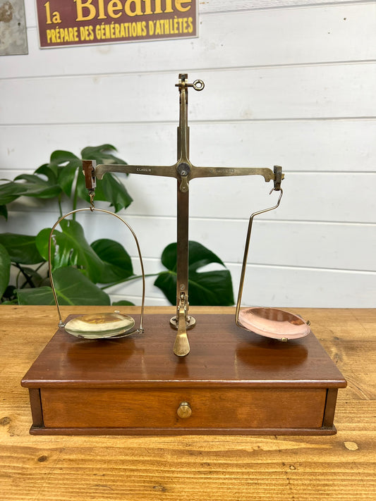 Vintage Jewellers Travel Scales Brass on Mahogany Box Apothecary Display