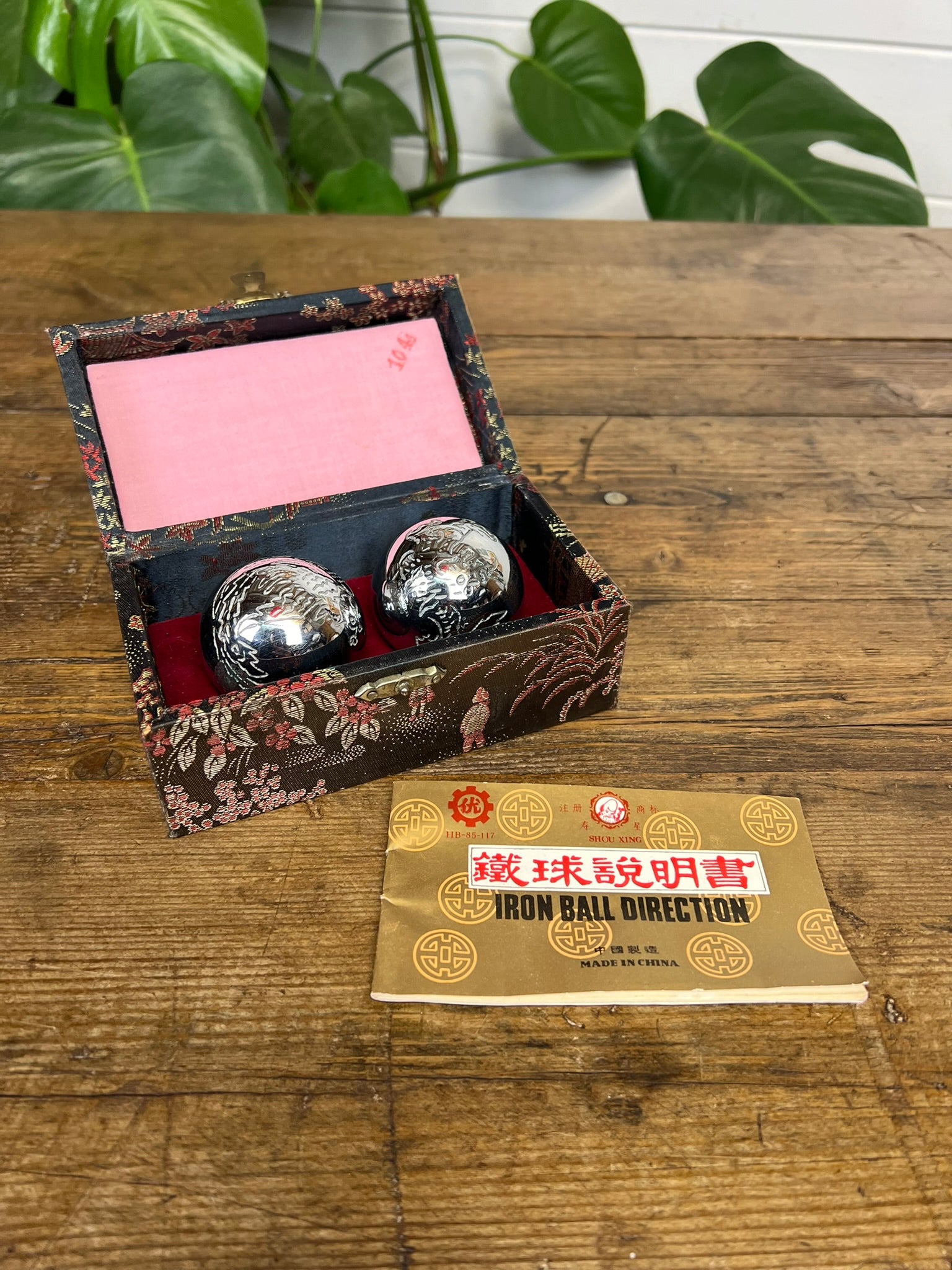 Vintage Shou Xing Chinese Iron Balls In Case Baoding Balls With Chime ...