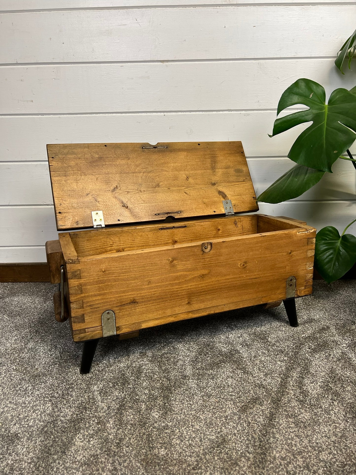 Vintage Rustic Wooden Box Side Table Storage Reclaimed Chest Cottage Farmhouse Coffee Table