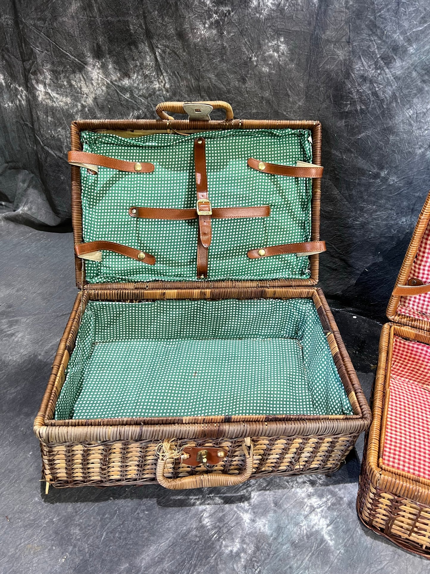 3x Vintage Wicker Picnic Baskets Job Lot Country Home Farmhouse Display Decor