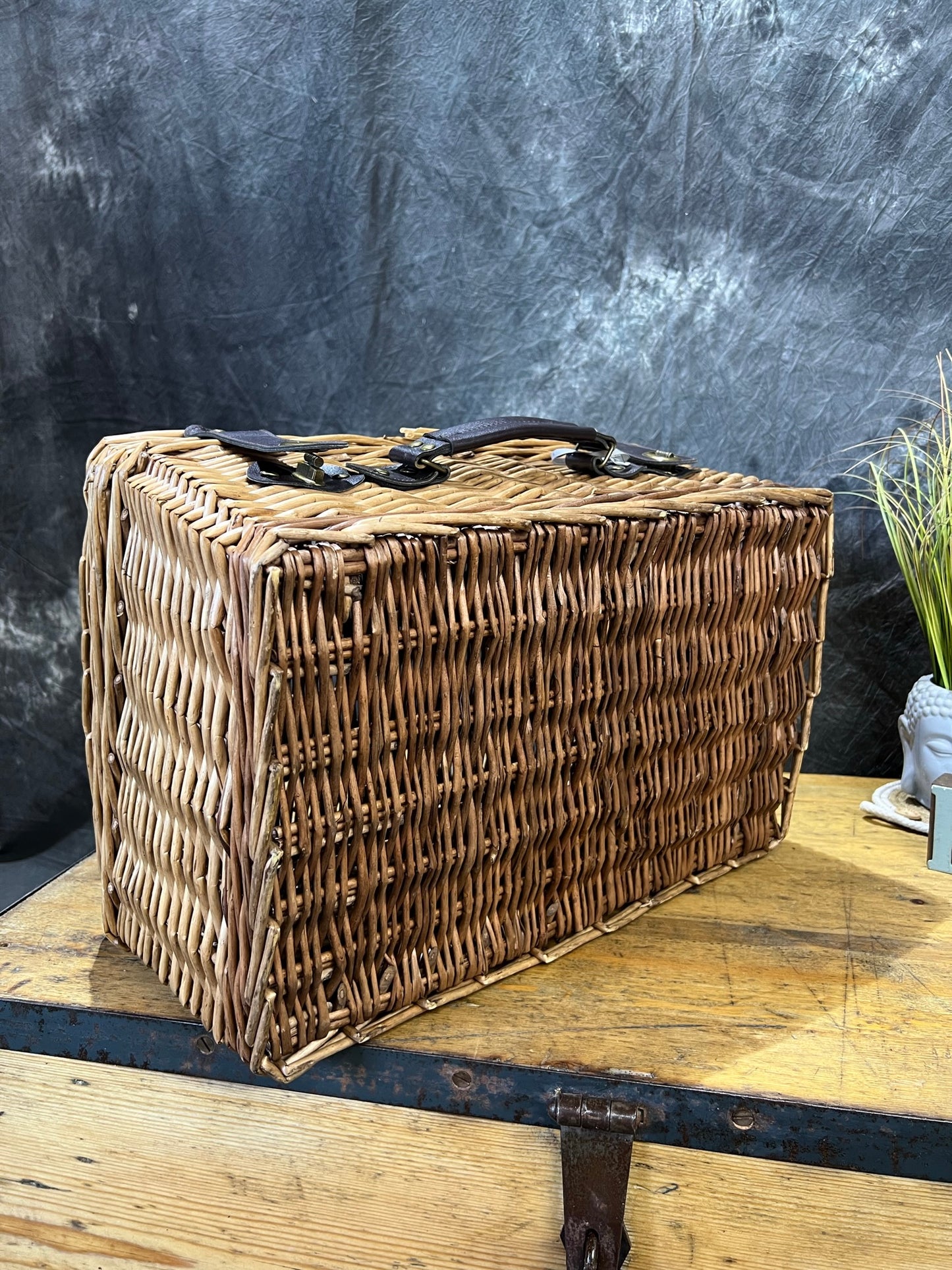 Vintage Wicker Hamper Basket Country Home Picnic Farmhouse Display Decor Prop