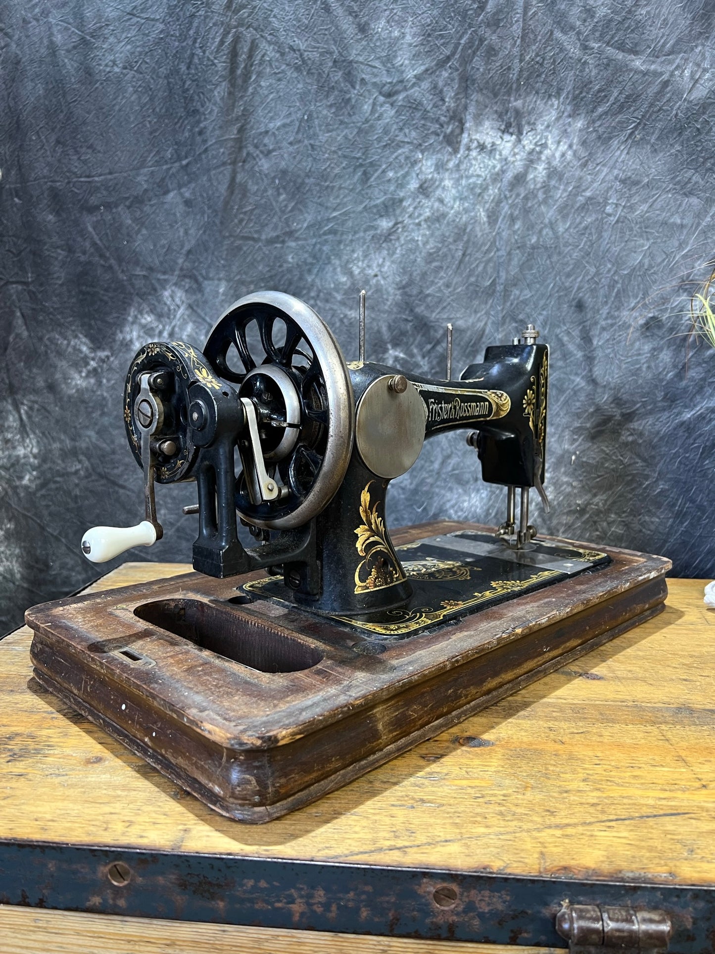 Vintage Frister & Rossmann Sewing Machine Dates 1909 Hand Crank With Wooden Case