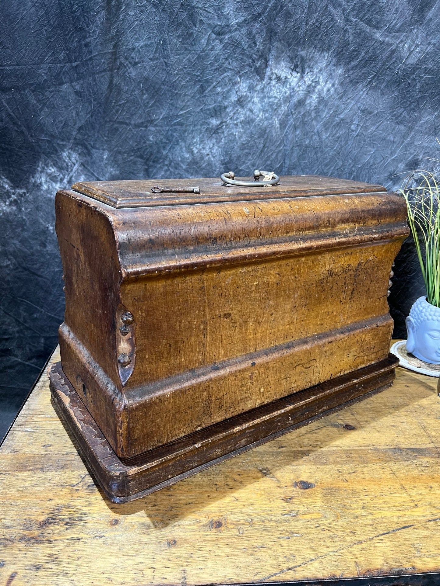 Vintage Frister & Rossmann Sewing Machine Dates 1909 Hand Crank With Wooden Case