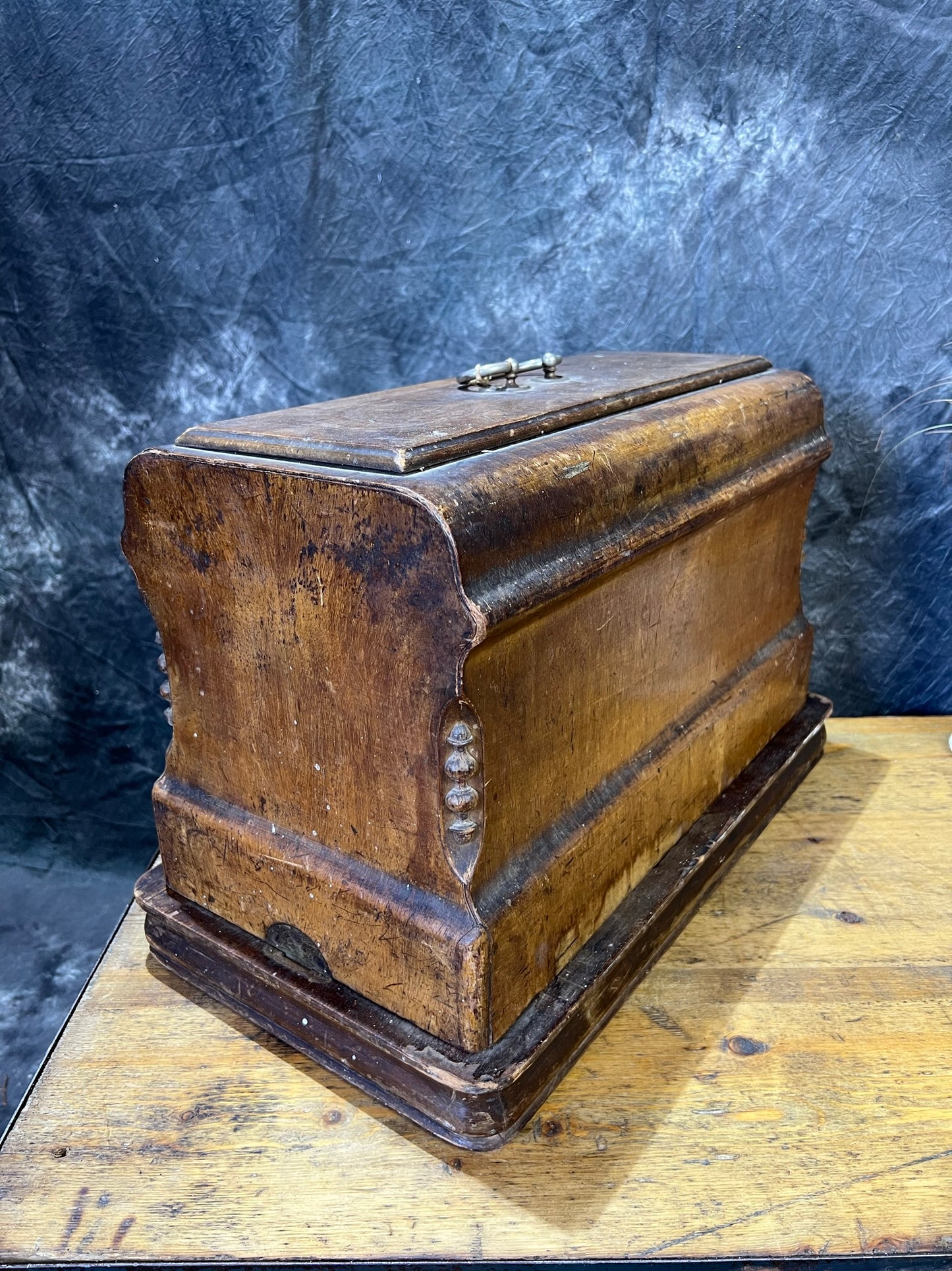 Vintage Frister & Rossmann Sewing Machine Dates 1909 Hand Crank With Wooden Case