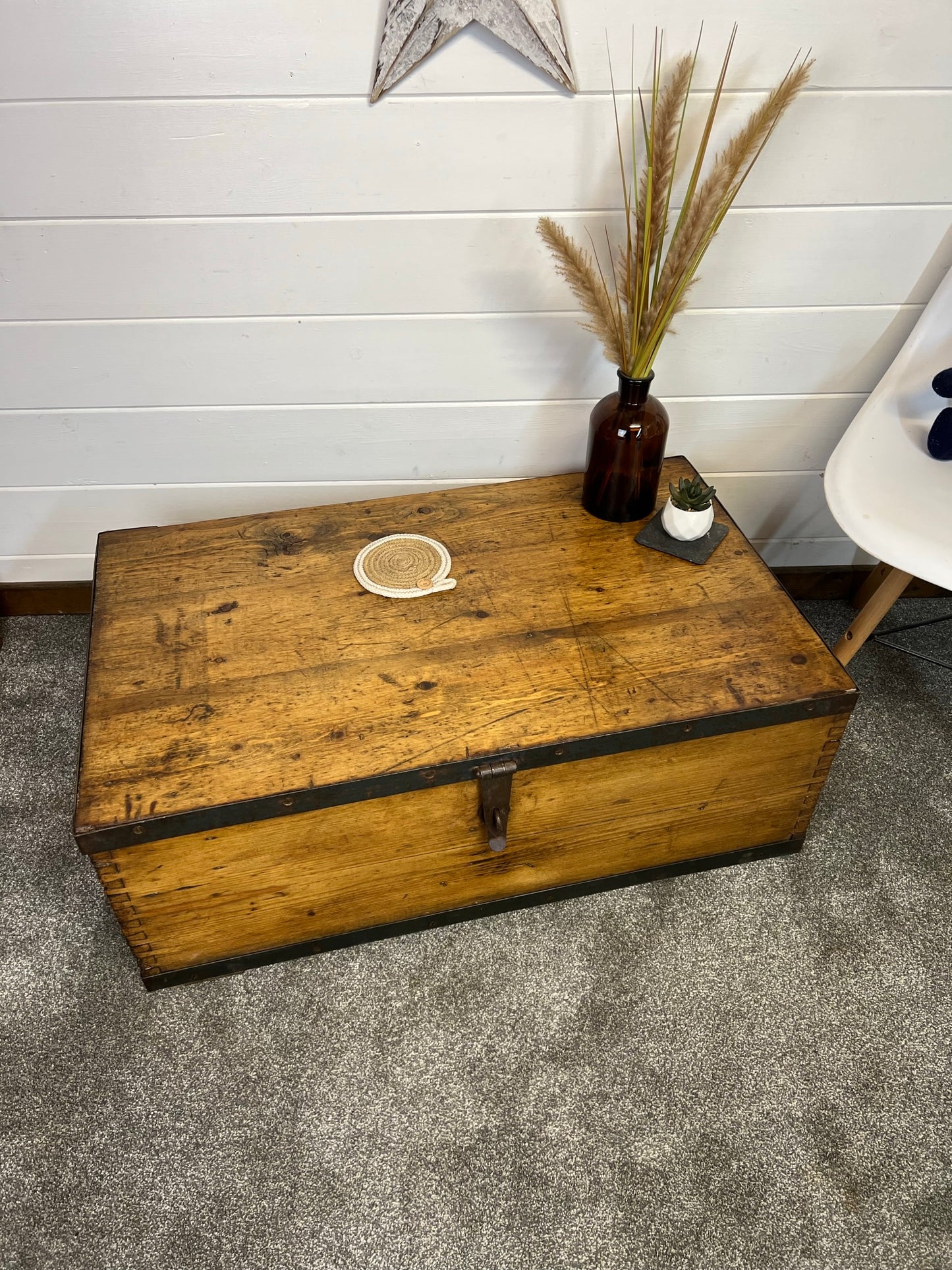 Rustic Industrial Wooden Chest Vintage Trunk Rustic Farmhouse Home Coffee Table Blanket Storage Box