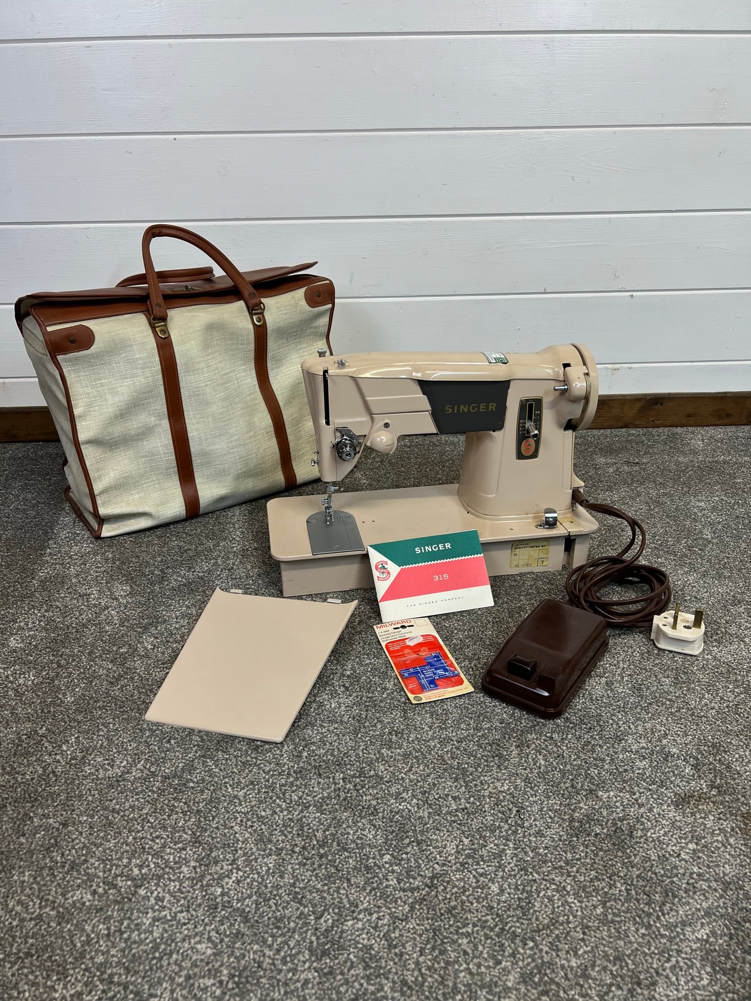 Vintage Singer 315 Heavy Duty Semi Industrial Sewing Machine & Canvas ...