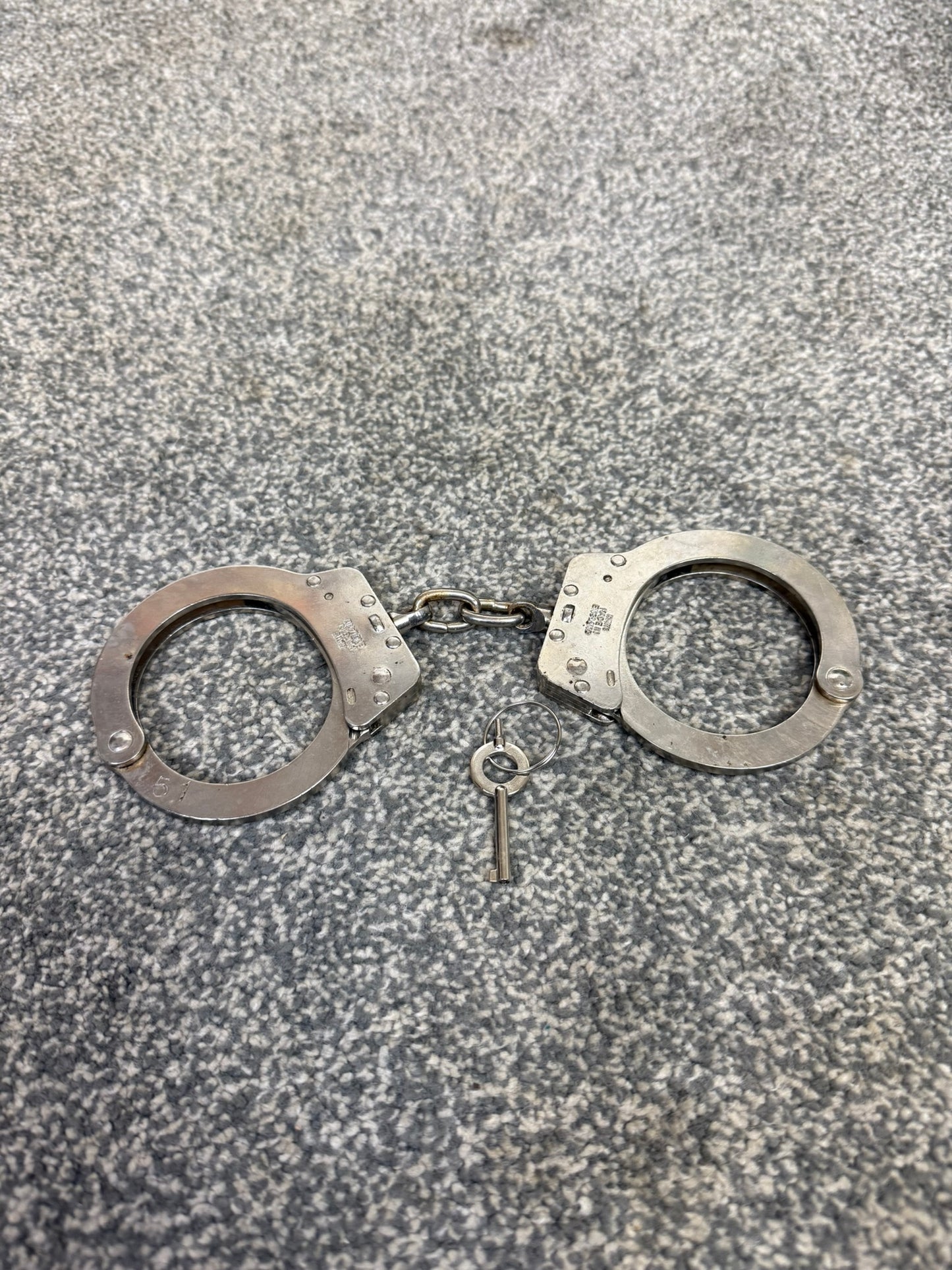 Ex Police Hiatt Chain Handcuffs With Key Security Collectible Memorabilia