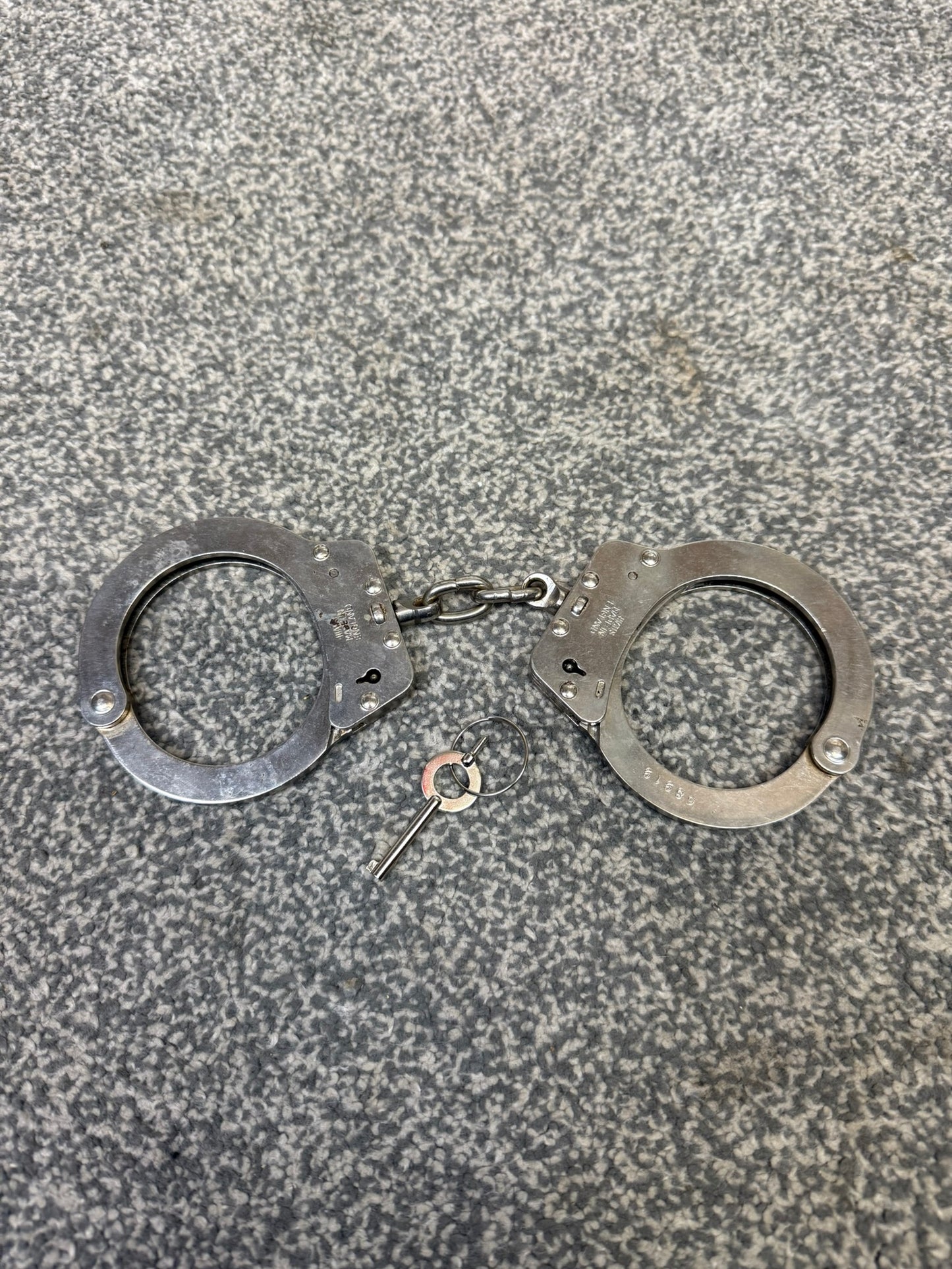 Ex Police Hiatt Chain Handcuffs With Key Security Collectible Memorabilia