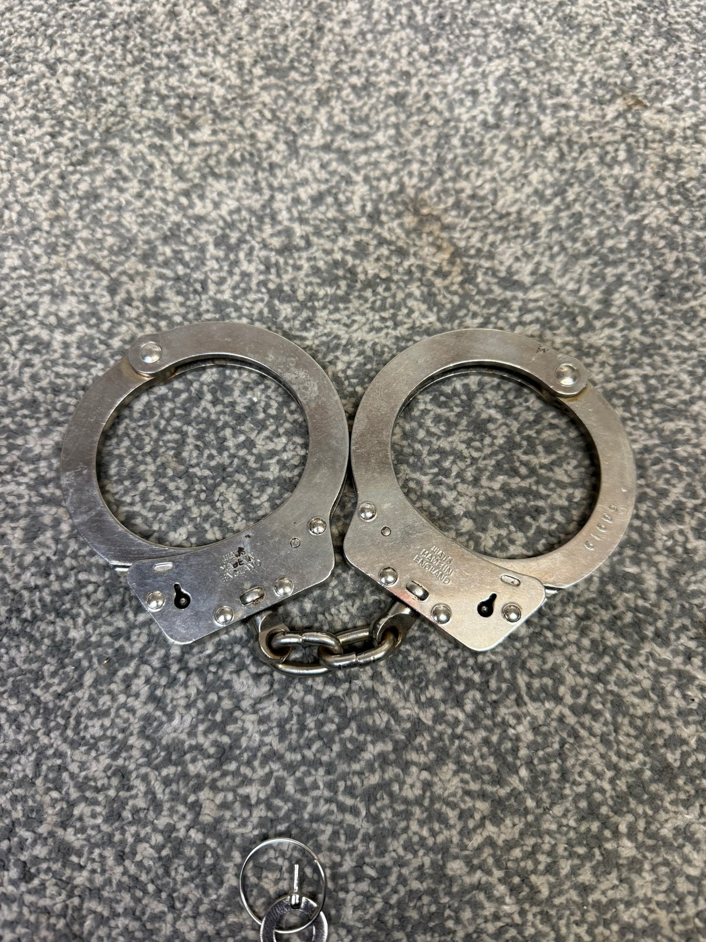 Ex Police Hiatt Chain Handcuffs With Key Security Collectible Memorabilia