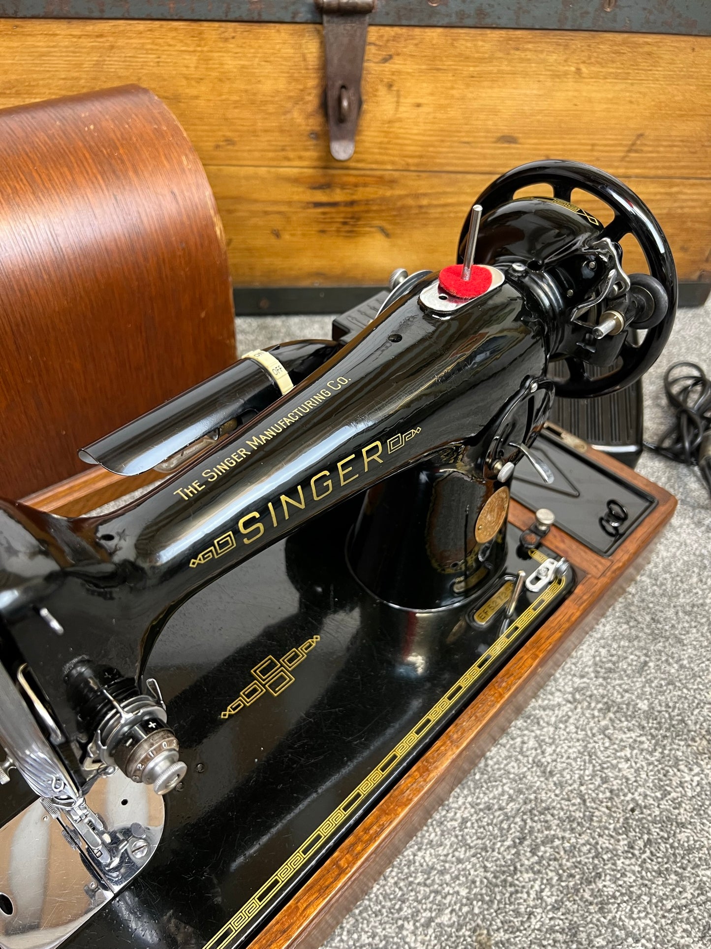 Vintage Singer Sewing Machine 201K Dates 1949 With Wooden Case - Working