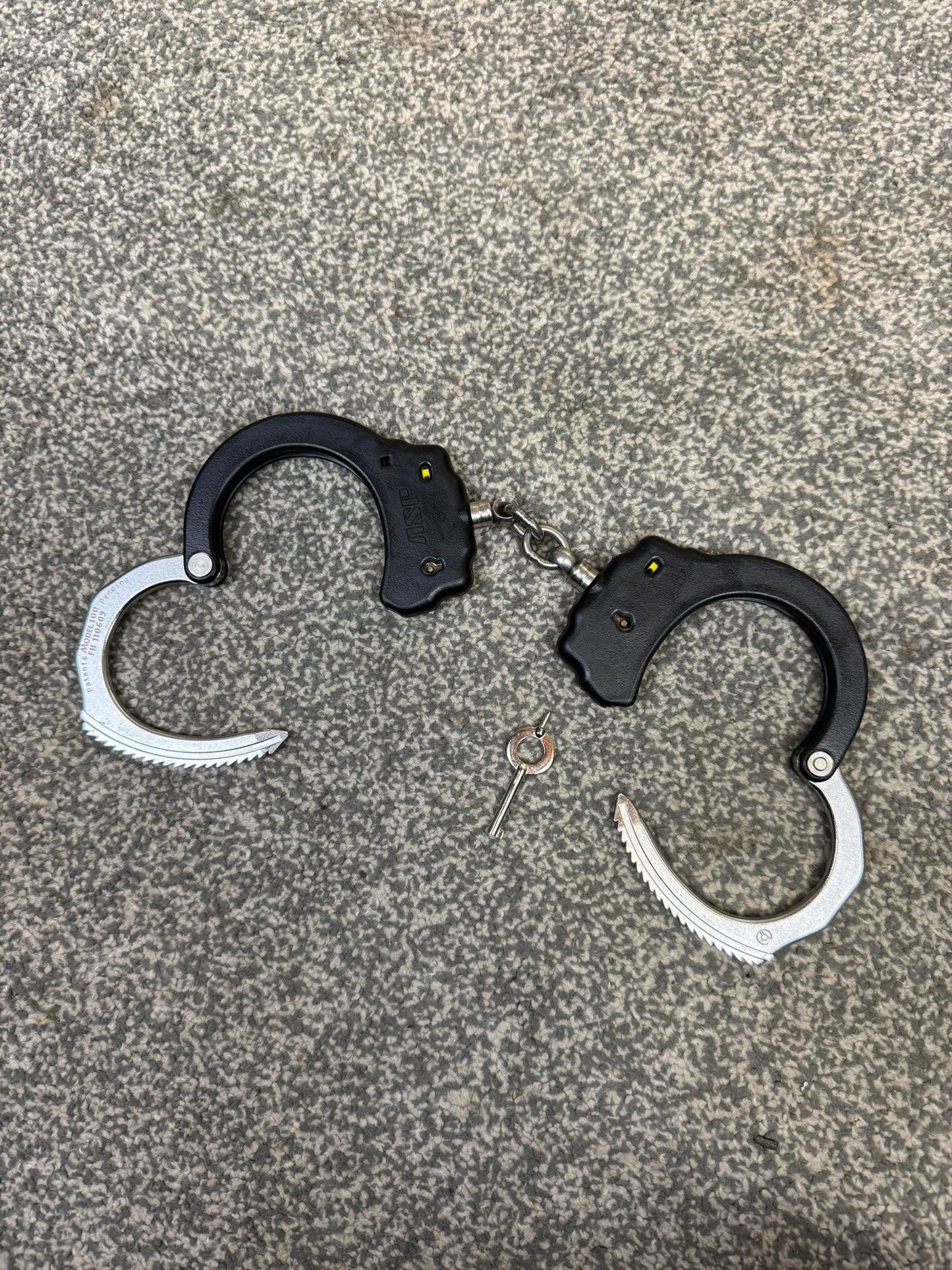 ASP Model 100 Chain Handcuffs Ex Police Cuffs - Working With Key