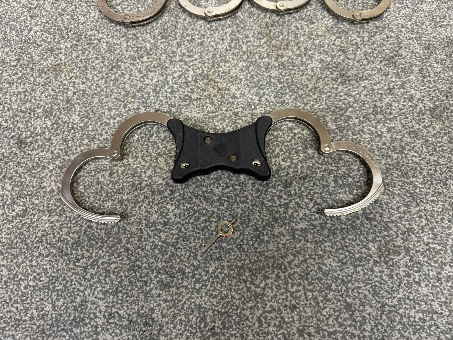 Police Hiatt Handcuffs Genuine Cuffs With Key Security Collectible Memorabilia Restraint