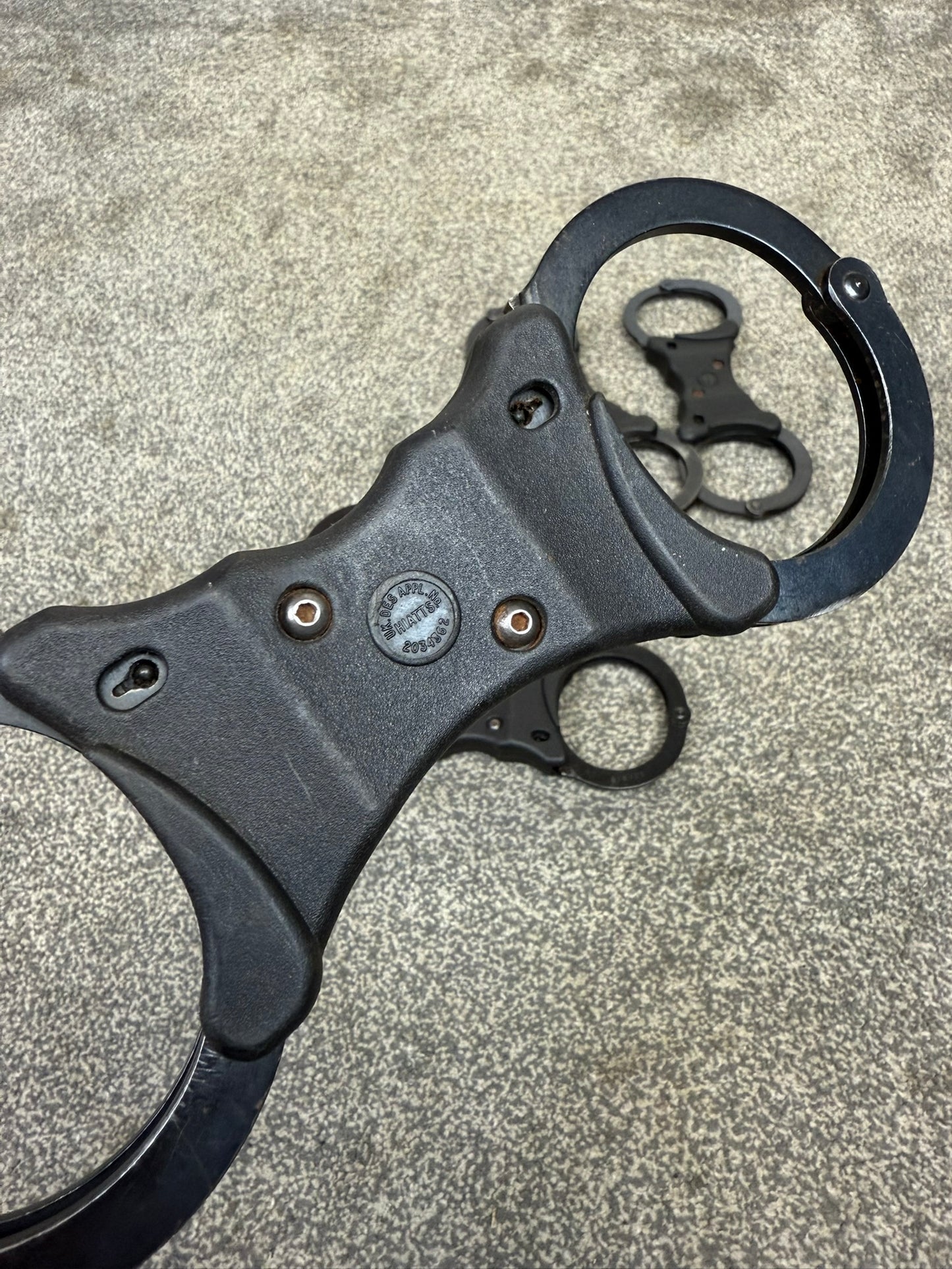 Ex Police Black Hiatt Handcuffs Genuine Cuffs With Key Security Collectible Memorabilia Restraint