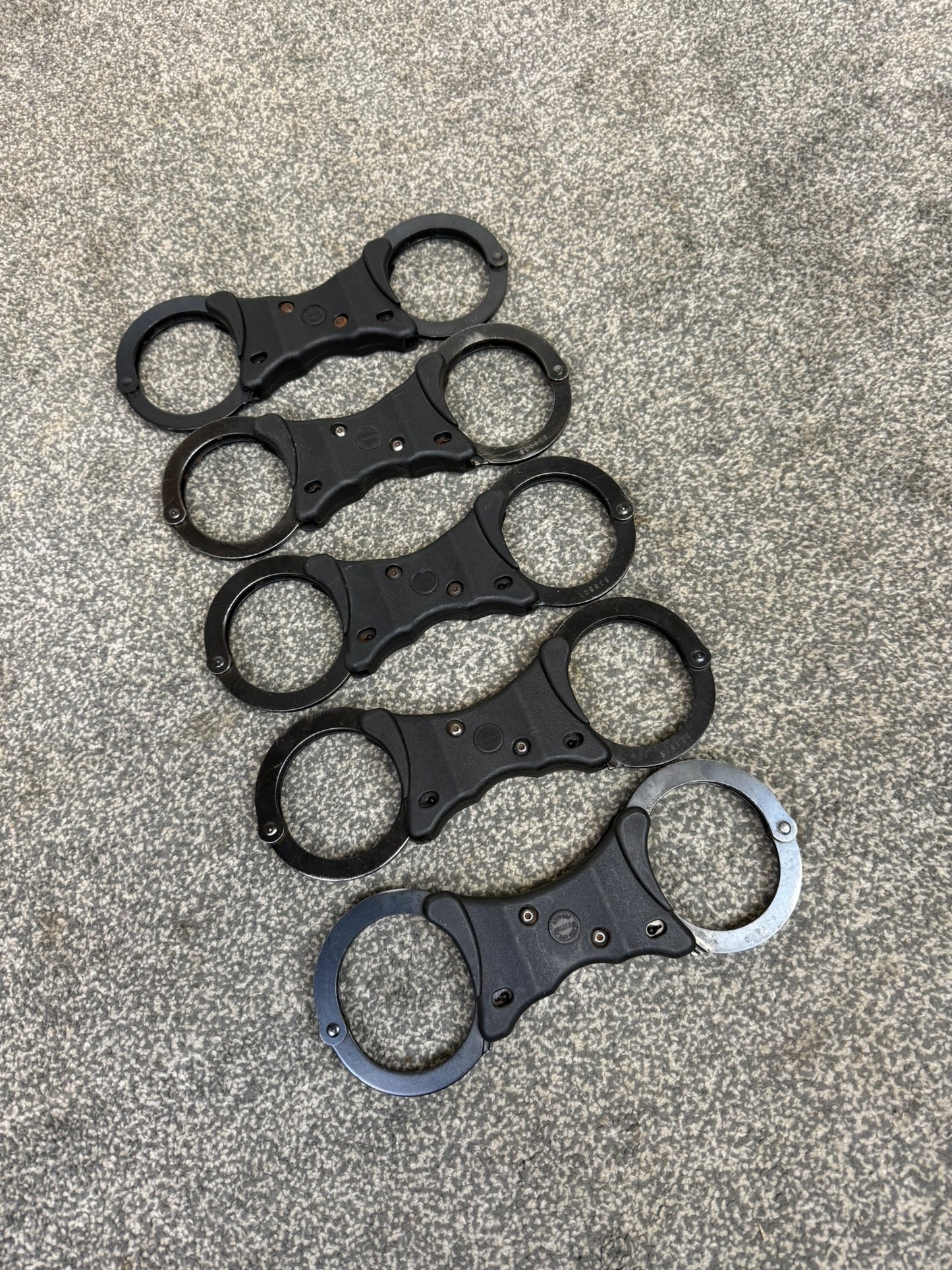 Ex Police Black Hiatt Handcuffs Genuine Cuffs With Key Security Collectible Memorabilia Restraint