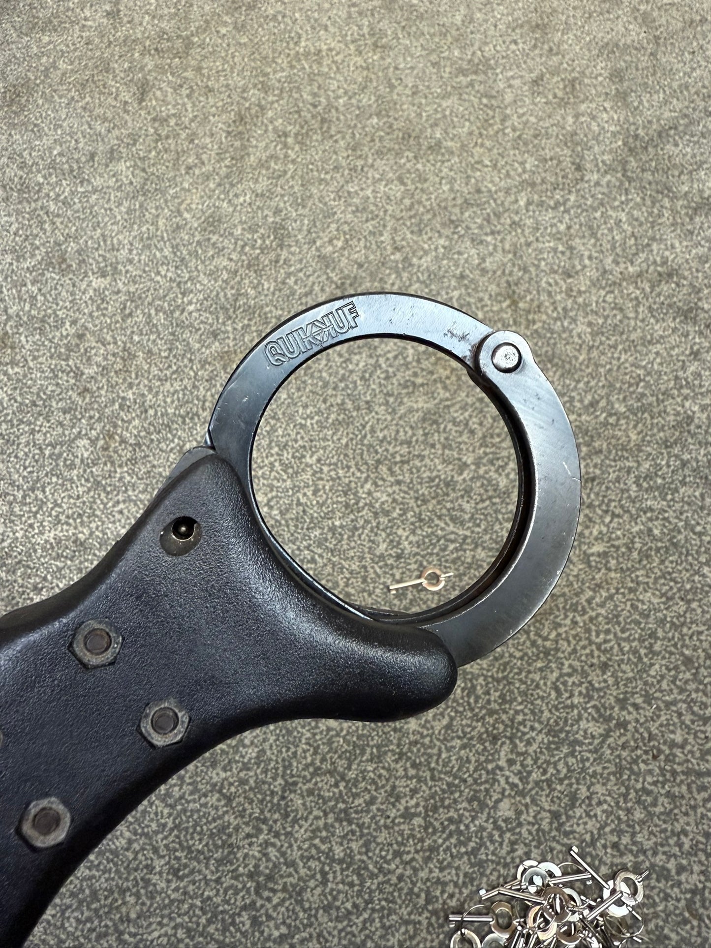 Ex Police Handcuffs Black Quik-Kuf Cuffs With Key Security Collectible Memorabilia Restraint