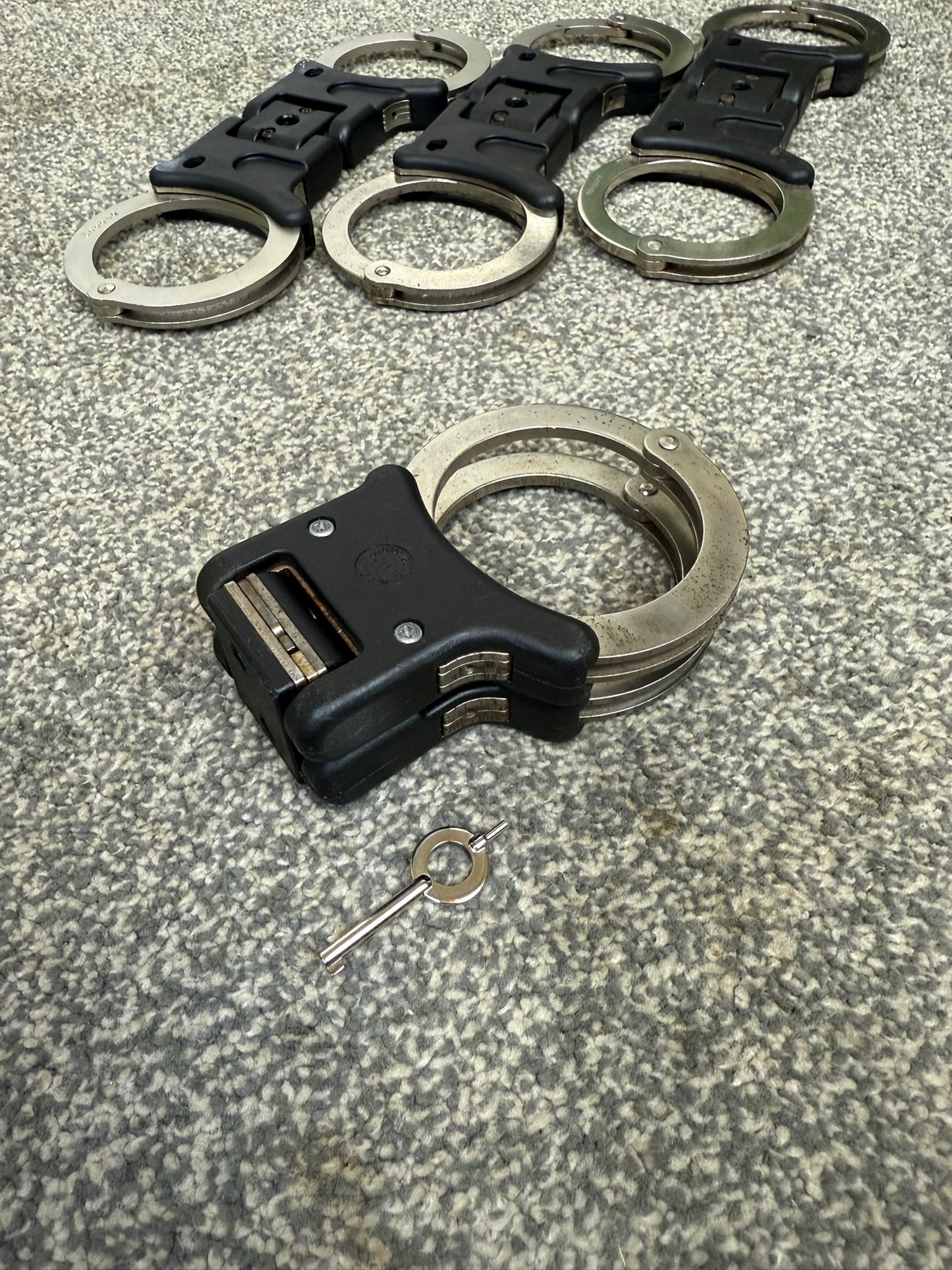 Ex Police Folding Hiatt Handcuffs Hinged Cuffs & Key Security Collectible