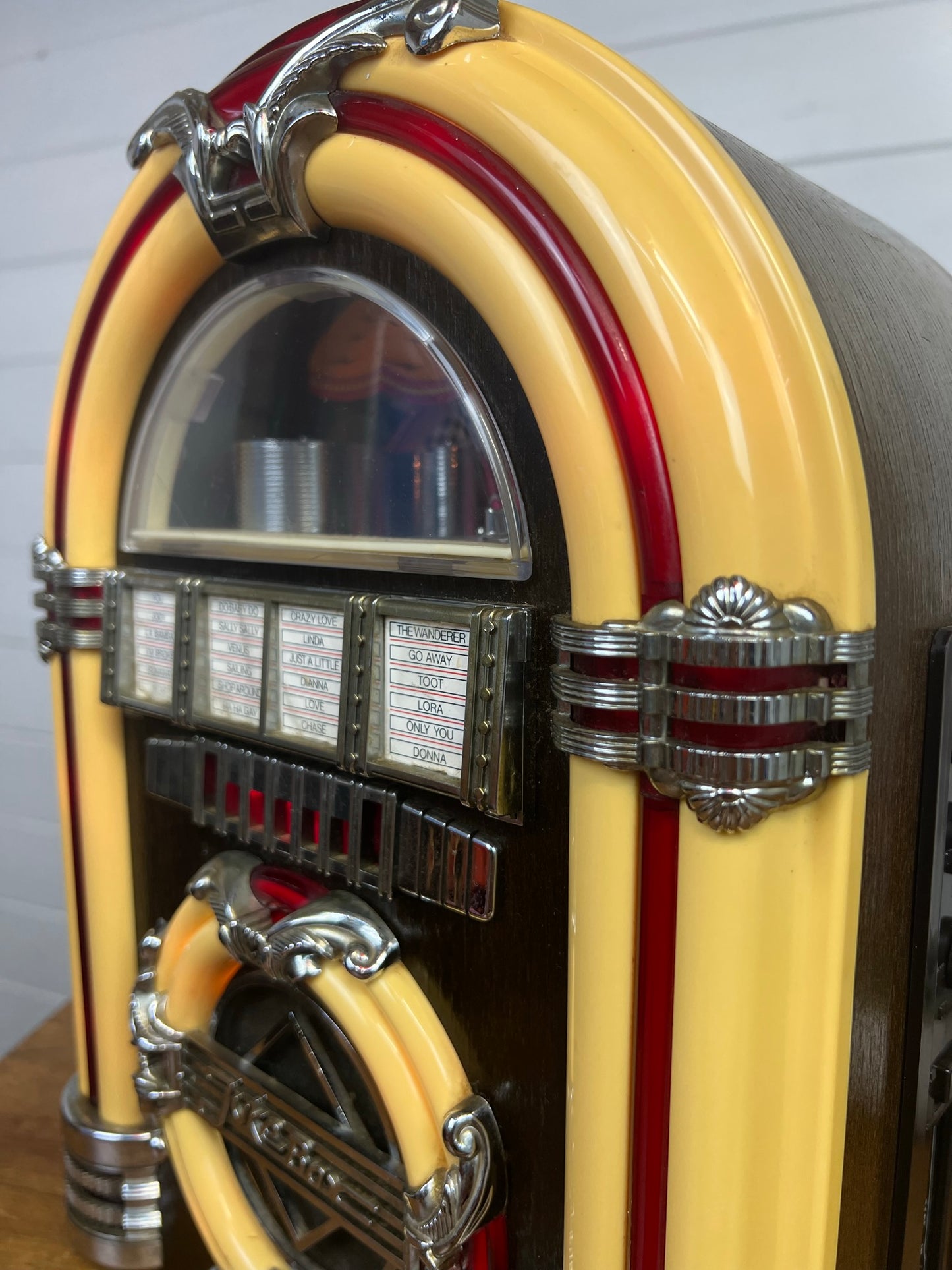 Vintage Rock & Roll Jukebox Spirit of St. Louis Collectors Edition AM/FM Radio Cassette
