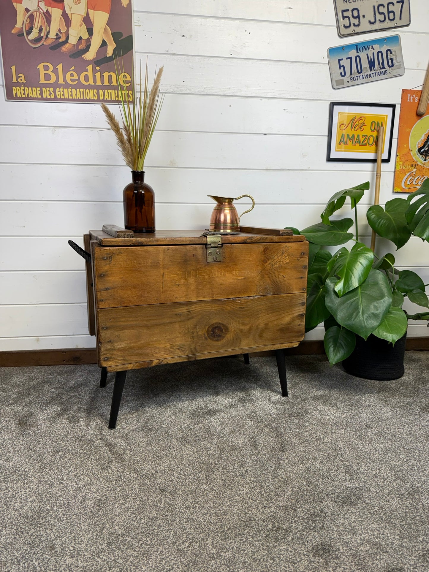 Vintage Rustic Wooden Chest Trunk Blanket Box Vintage Farmhouse Coffee Table Ottoman Ammo Box Side Table.