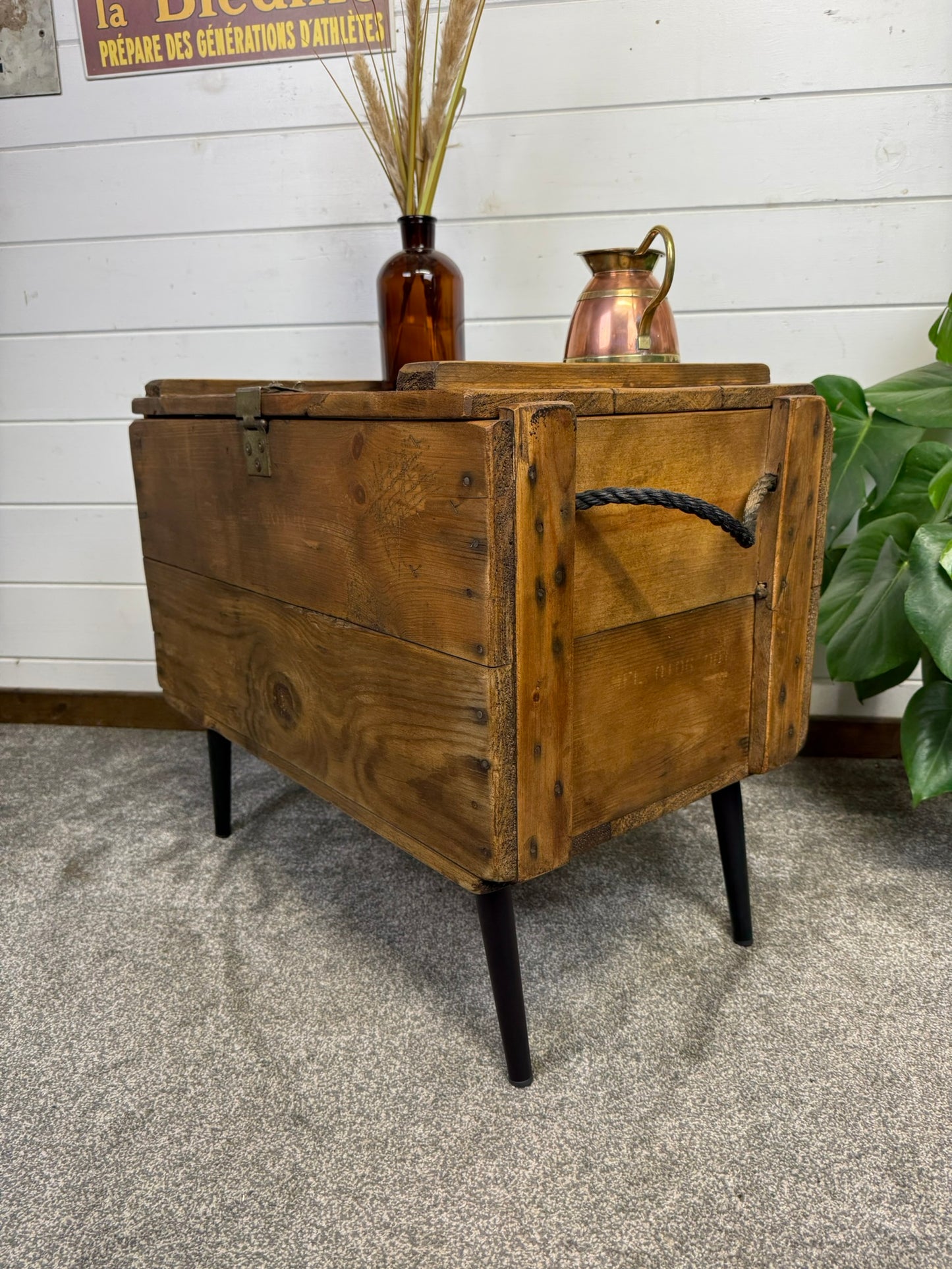 Vintage Rustic Wooden Chest Trunk Blanket Box Vintage Farmhouse Coffee Table Ottoman Ammo Box Side Table.