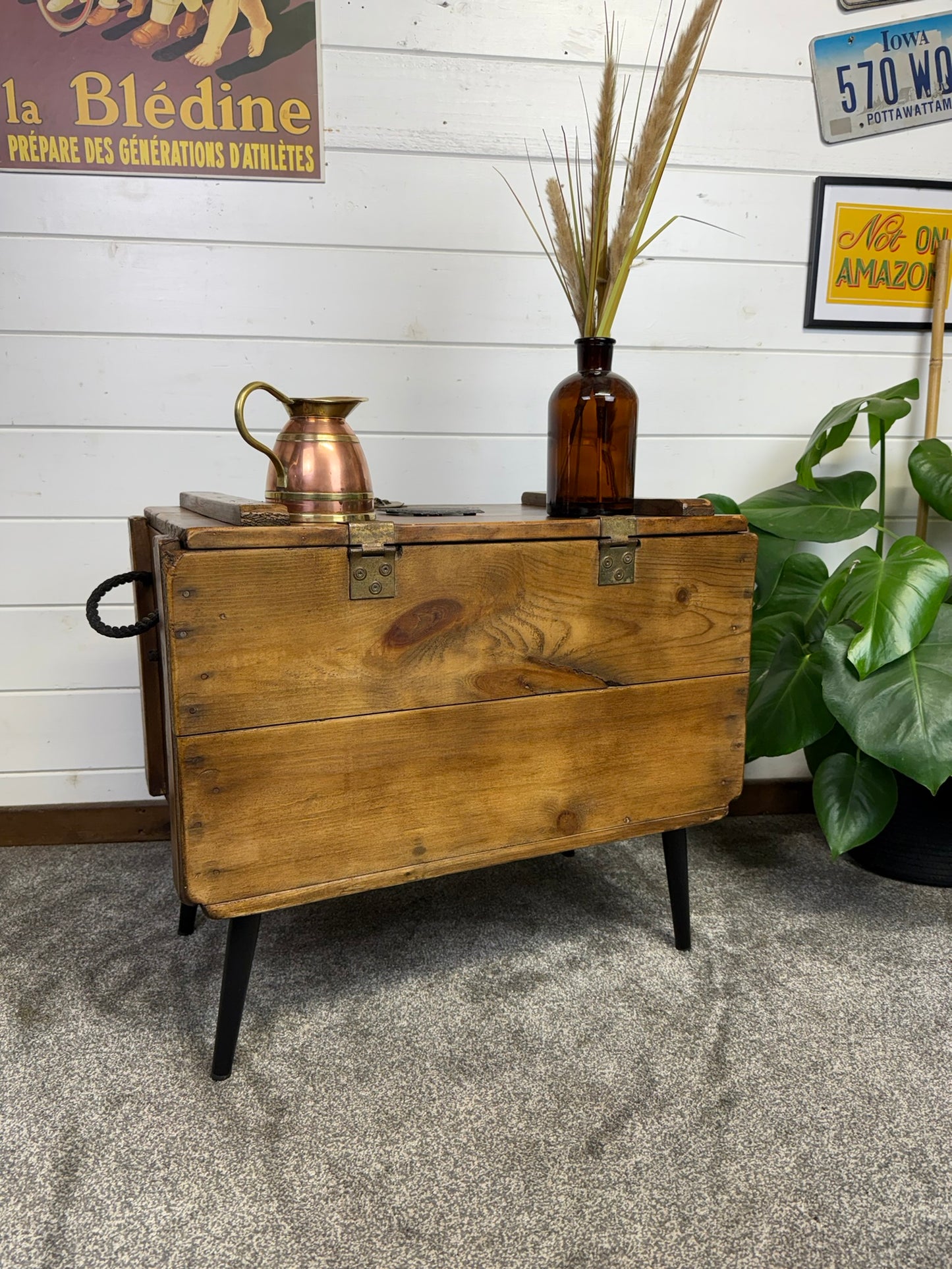 Vintage Rustic Wooden Chest Trunk Blanket Box Vintage Farmhouse Coffee Table Ottoman Ammo Box Side Table.