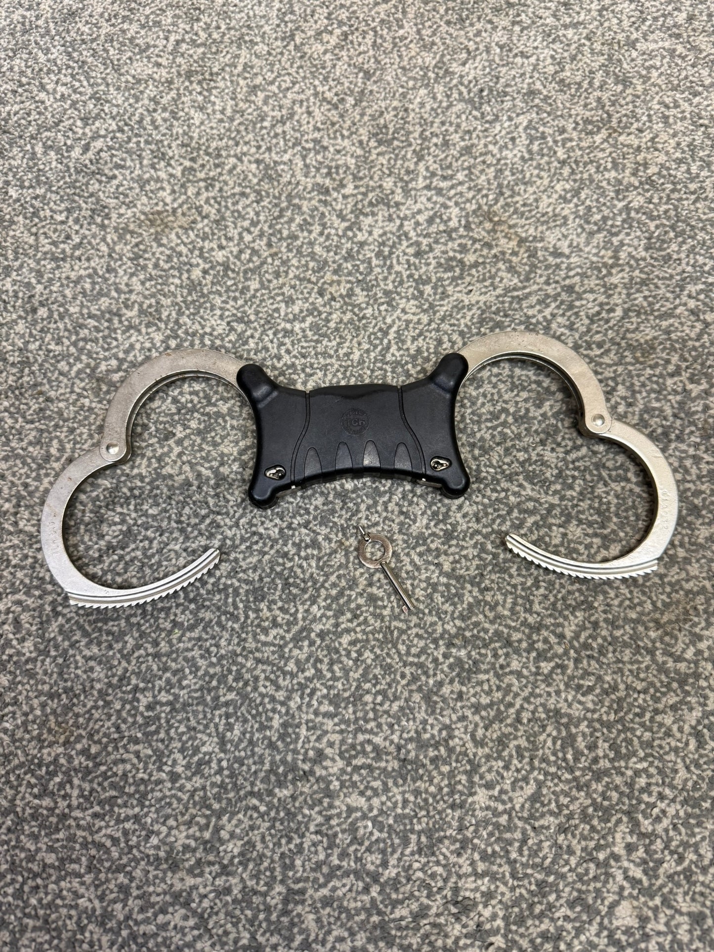 Ex Police TCH Handcuffs Genuine Cuffs With Key Security Collectible Memorabilia