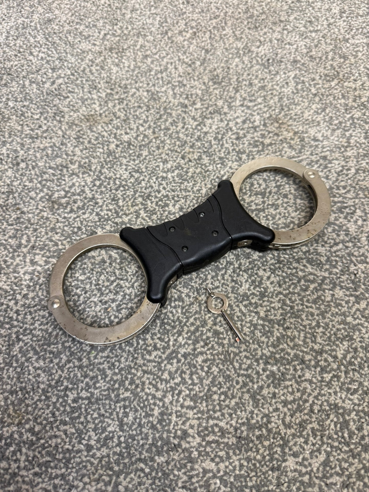 Ex Police TCH Handcuffs Genuine Cuffs With Key Security Collectible Memorabilia