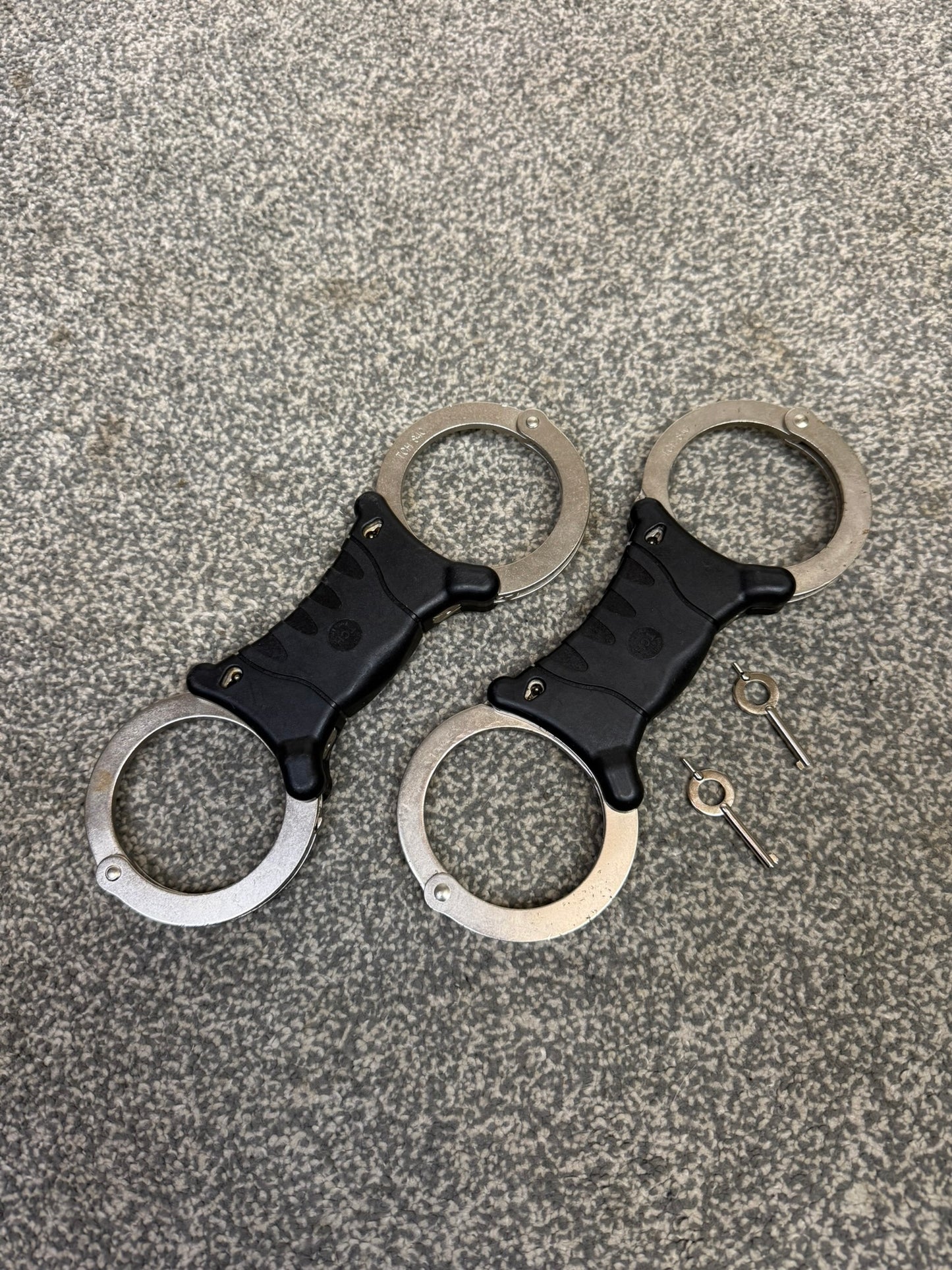 Ex Police TCH Handcuffs Genuine Cuffs With Key Security Collectible Memorabilia