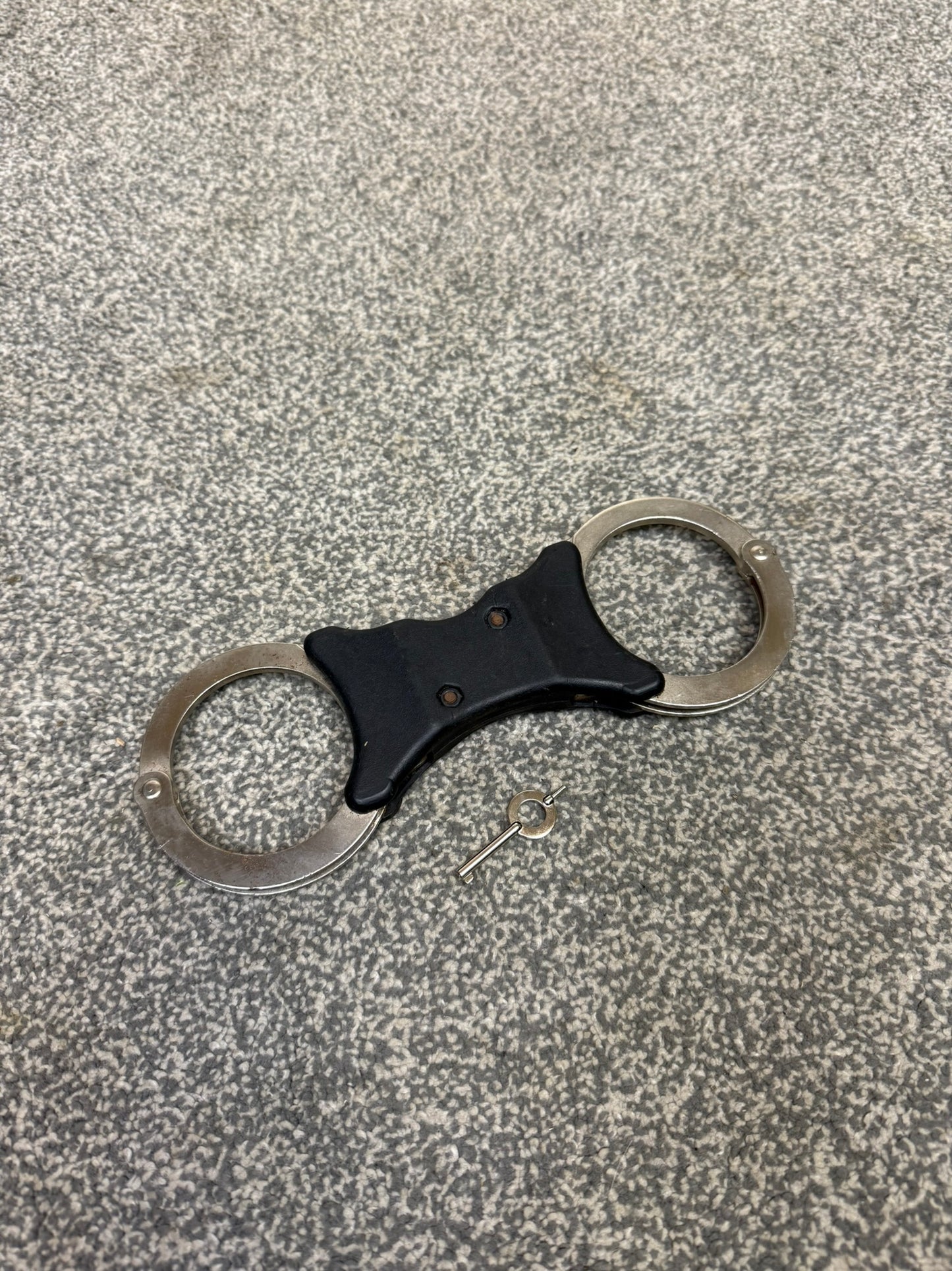 Ex Police Hiatt Rigid Handcuffs With Serial Security Cuffs Displays Collectible