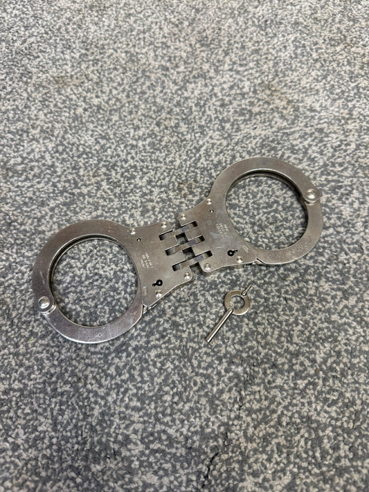 Ex Police Hiatt Folding Handcuffs With Key Security Collectible Memorabilia