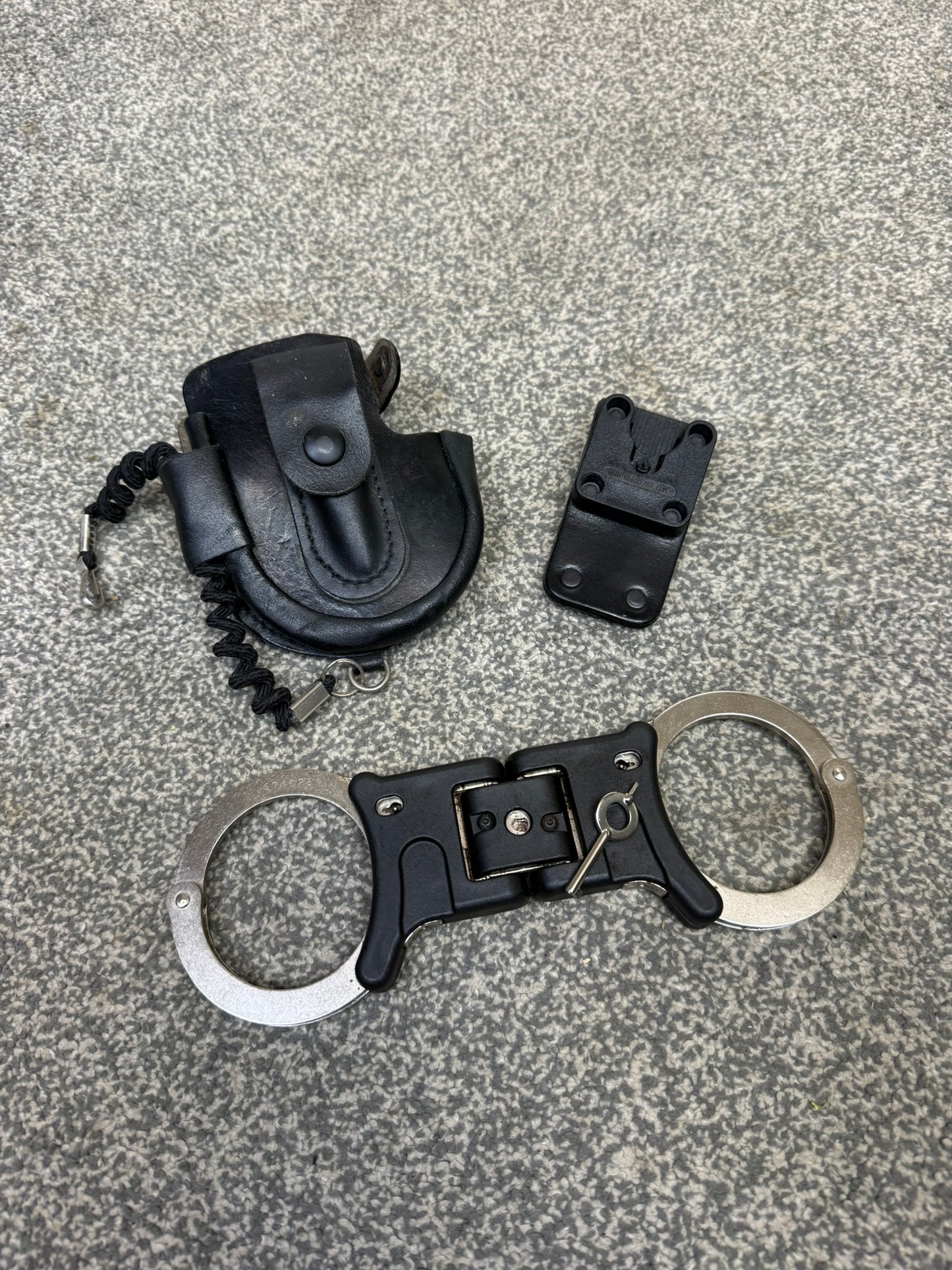 Ex Police Folding Hiatt Handcuffs Hinged Cuffs Pouch & Key Security Collectible