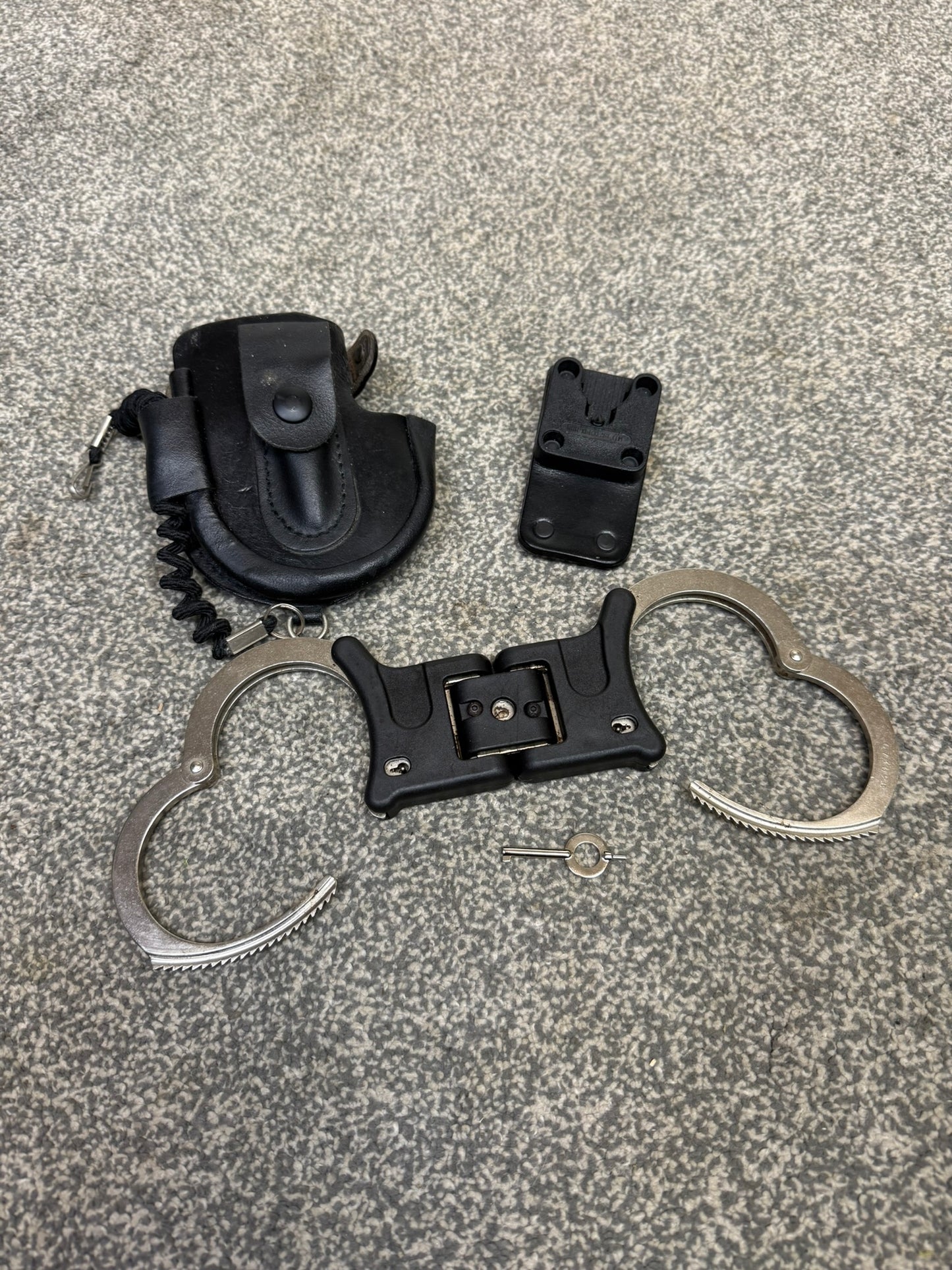 Ex Police Folding Hiatt Handcuffs Hinged Cuffs Pouch & Key Security Collectible