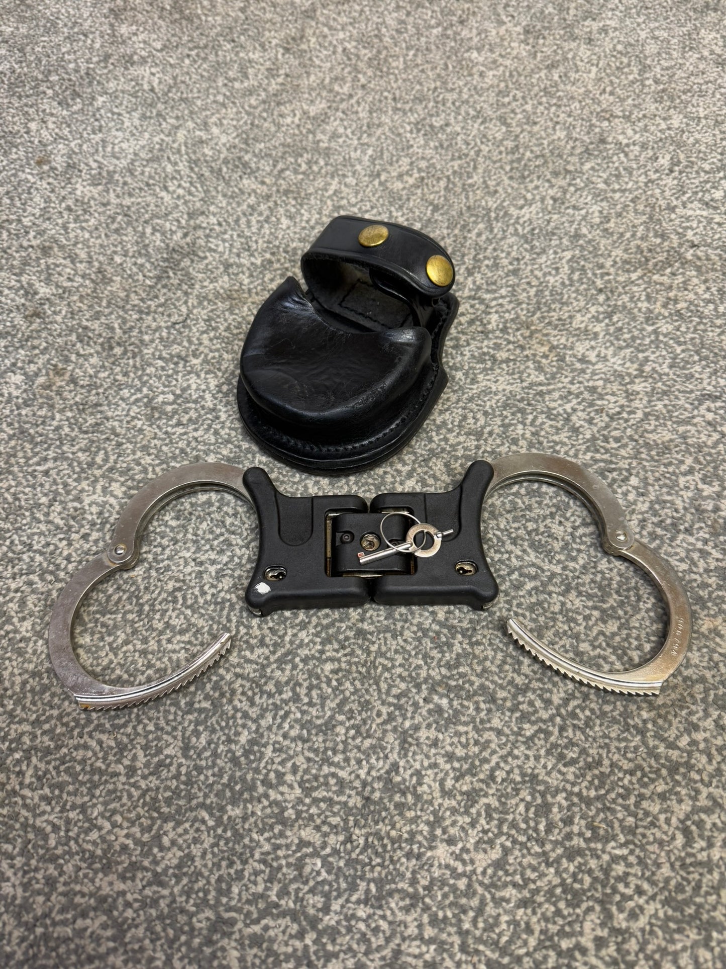 Ex Police Folding Hiatt Handcuffs Hinged Cuffs Belt Pouch & Key Security Collectible