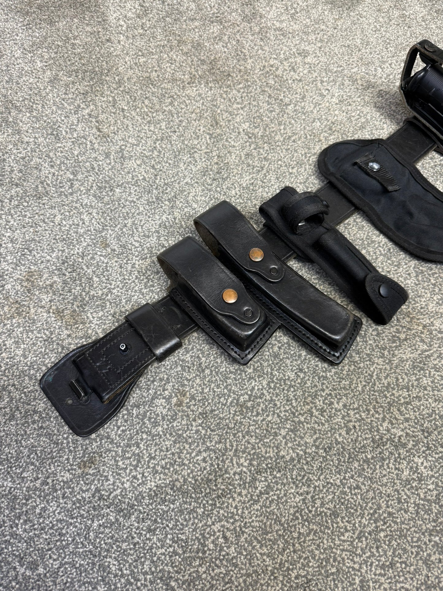 Ex Police Firearms Leather Duty Belt With Pouches Genuine Collectible Cosplay Film Display Security
