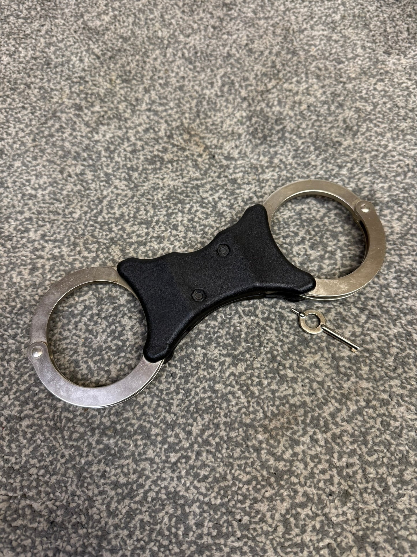 Ex Police Hiatt Rigid Handcuffs With Serial Security Cuffs Displays Collectible